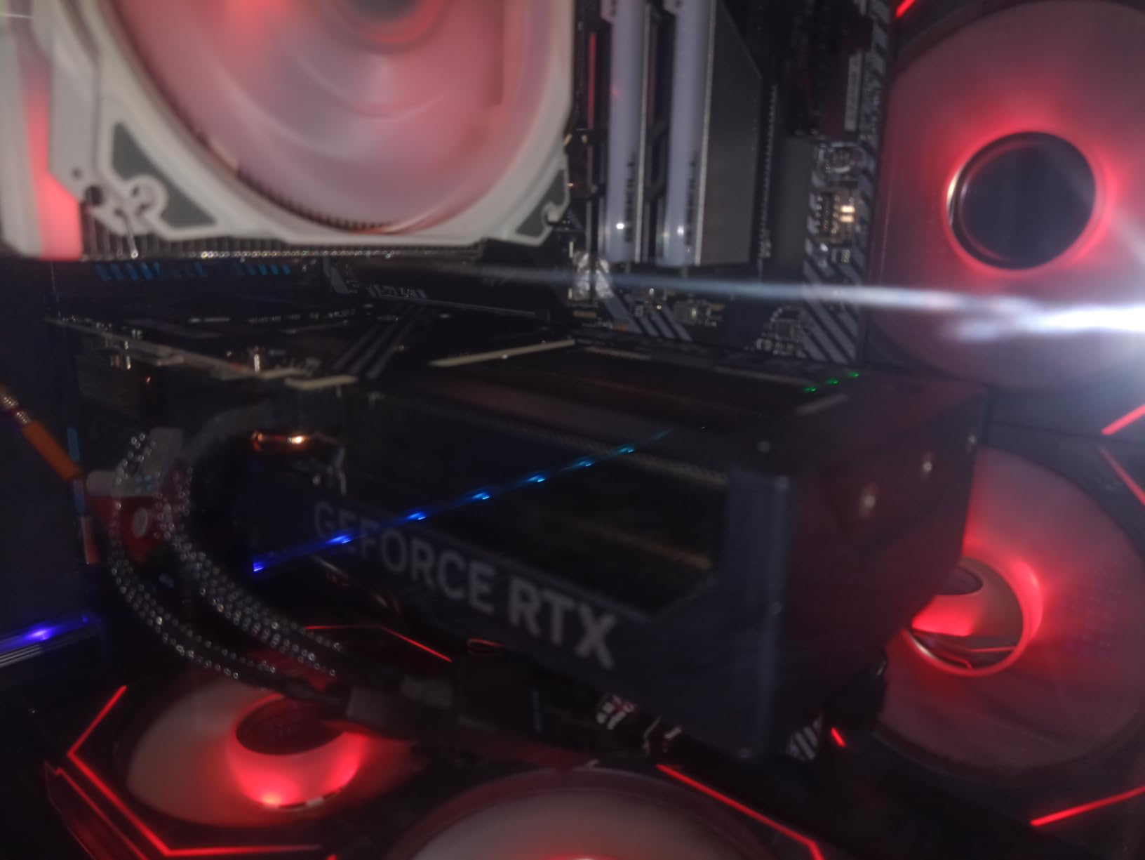 Gigabyte GeForce RTX 5070 WINDFORCE OC SFF 12G Graphics Card customer photo 1