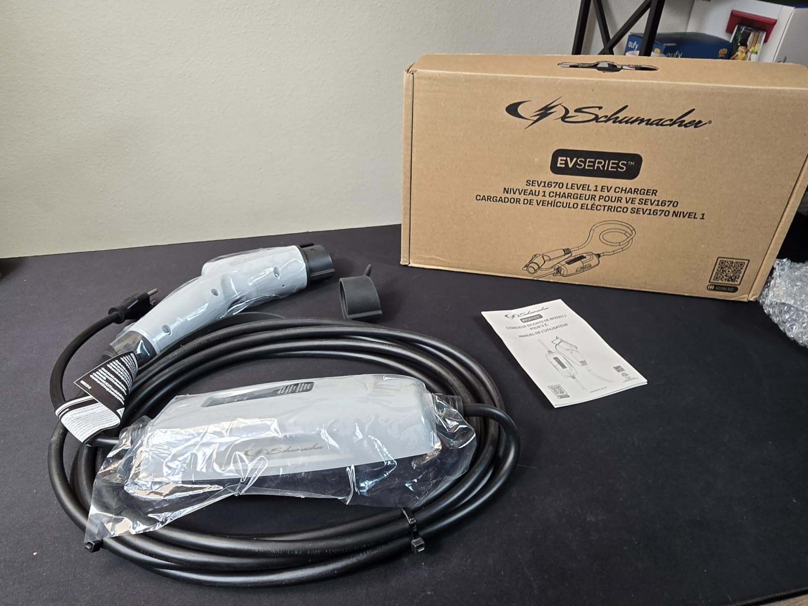 Schumacher Electric Level 1 Portable EV Charger, 12 Amp, 120 Volt, NEMA 5-15P Plug, J1772 Connector, 20 Foot Cable, SEV1670 customer photo 2