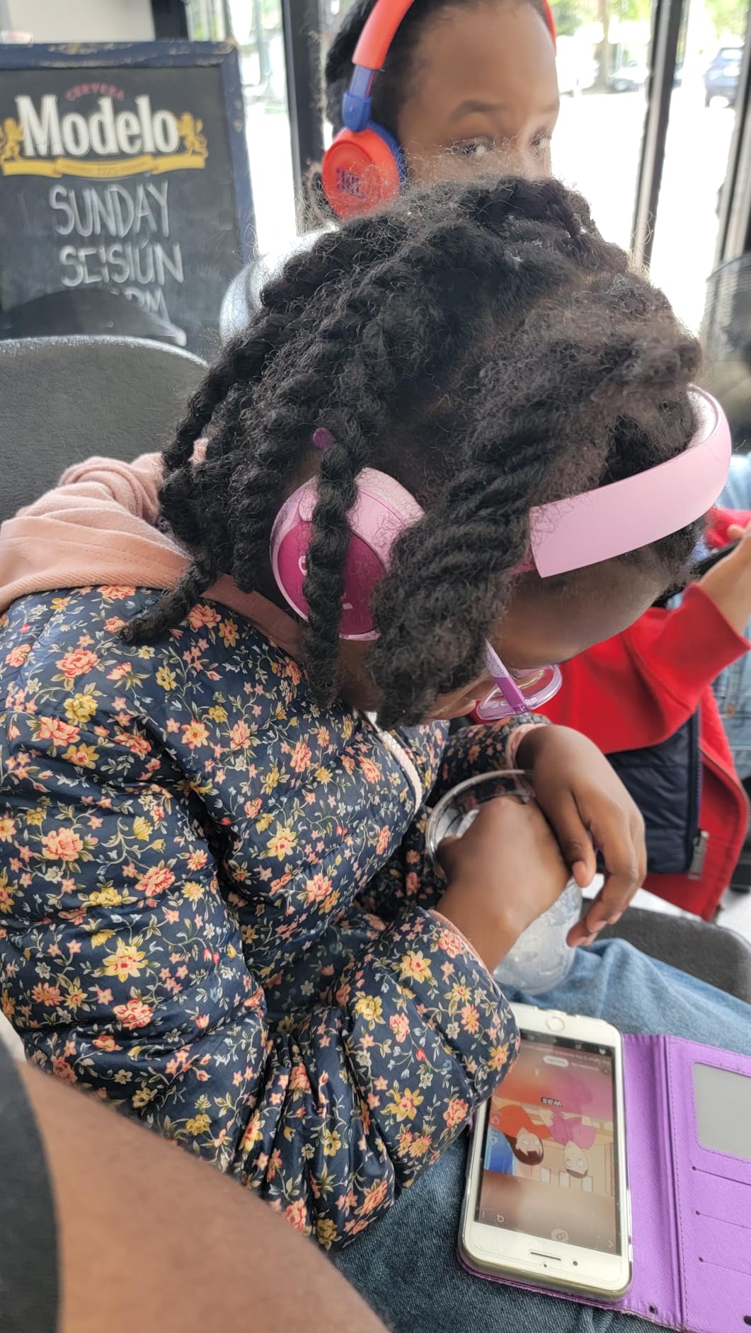 JBL Junior 320BT - Wireless On-Ear Kids Headphones with JBL Safe Sound (<85dB), Fit for Kids, Parental Control, 50Hr Battery Life - Purple customer photo 1