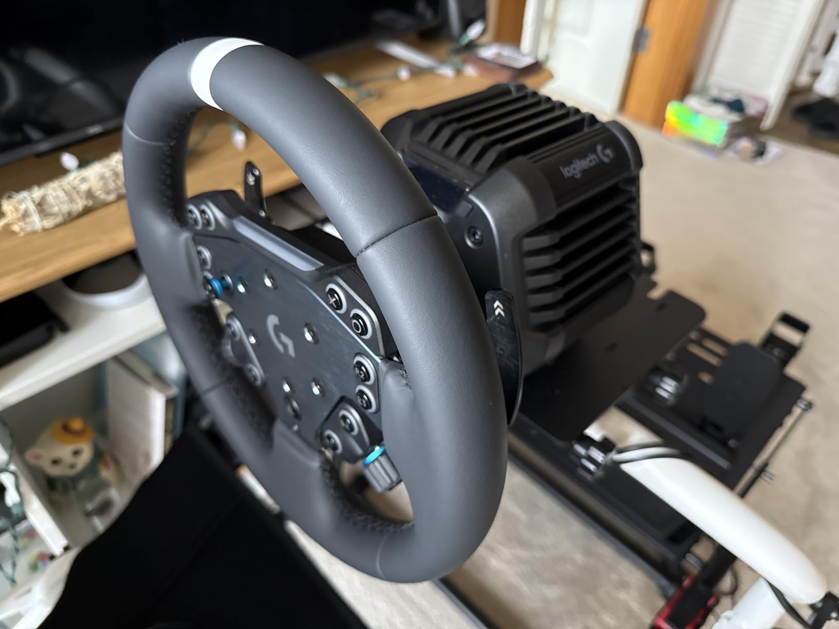 Logitech G RS50 Racing Wheel, Hub, and Base for PS5/PS4/PC: 8 Nm Direct Drive, 11 inch Wheel, 13 Buttons, Adjustable Paddle Shifters, TRUEFORCE Force Feedback Integration with Major Titles - Black customer photo 2