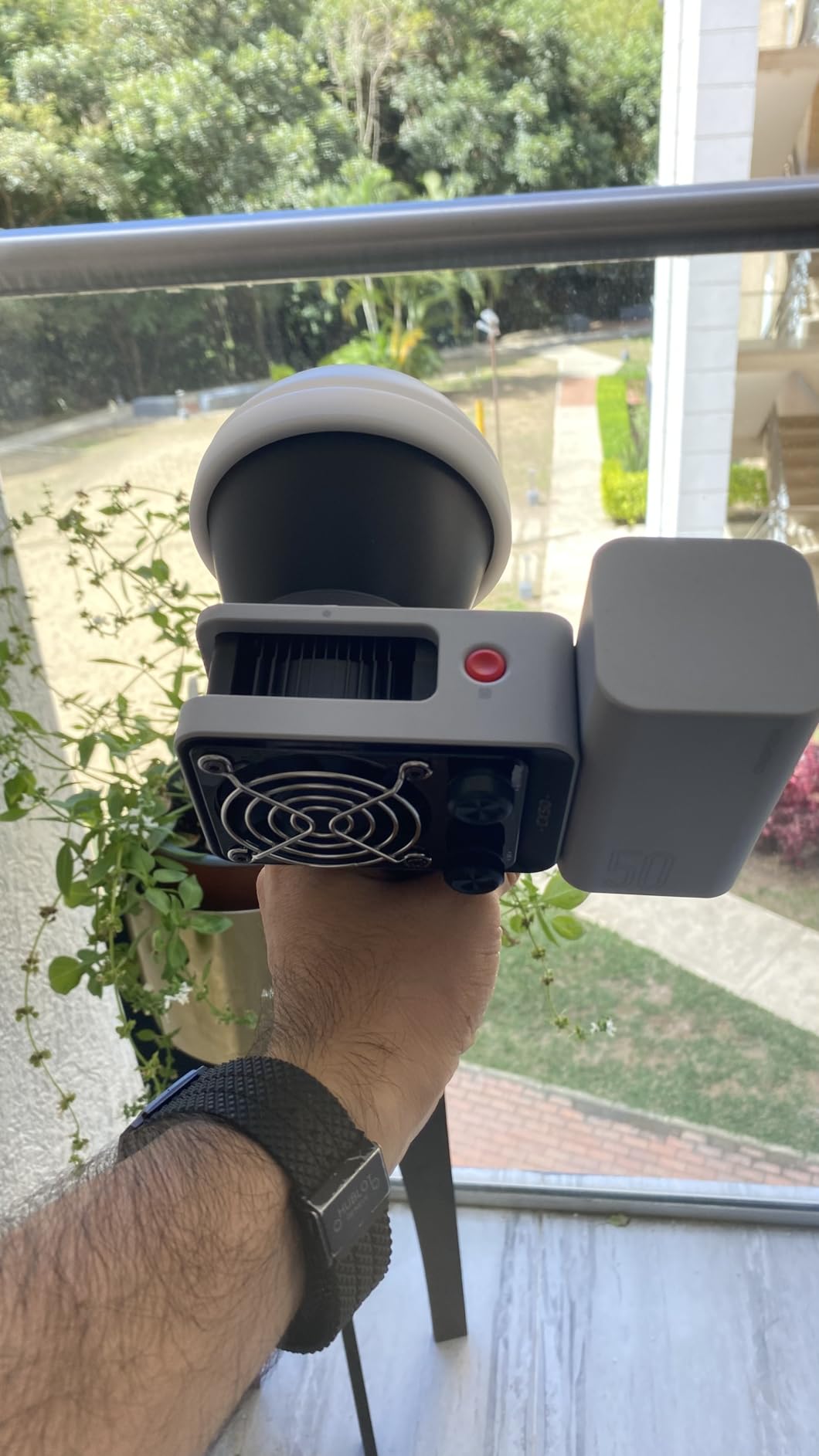 ZHIYUN CINEPEER CX50 [Official] 50W LED Video Light, 2700K-6500K Portable Camera Light, TLCI/CRI96+, APP Control with Battery, COB Continuous Output Lighting for Video & Location Shooting (Bi-Color) customer photo 2