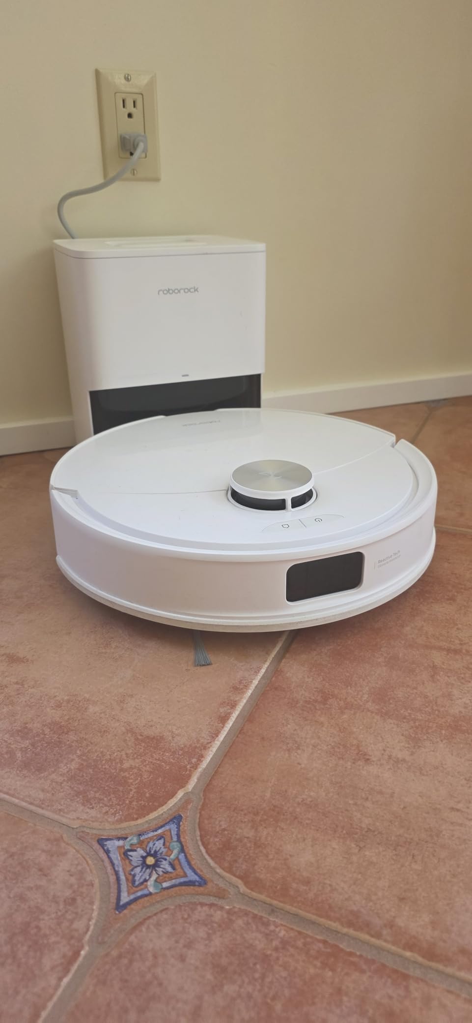 Roborock Q10 S5+ Robot Vacuum and Mop, 10,000Pa Suction, Upgraded from Q8 max+, 70 Days Self-Emptying, Obstacle Avoidance, Sonic Mopping, Dual Anti-Tangle Design, Auto Mop Lifting, Ideal for Pet Hair customer photo 1