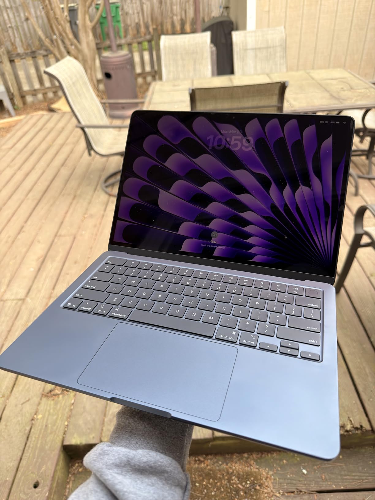 2025 MacBook Air 13-inch Laptop with M4 chip: Built for Apple Intelligence, 13.6-inch Liquid Retina Display, 16GB Unified Memory, 512GB SSD Storage, 12MP Center Stage Camera, Touch ID; Sky Blue customer photo 1