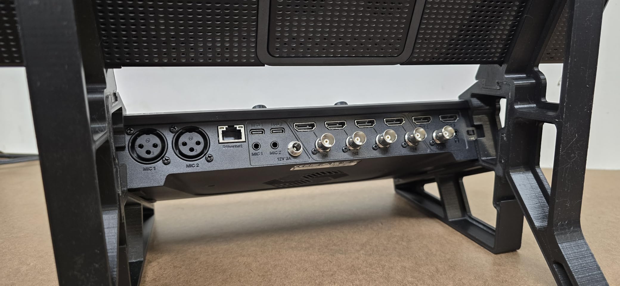 Osee GoStream Duet 8 ISO, 8 Channels Video Switcher with 4 4K-HDMI, 4 SDI, and 4 NDI HX/ 4 SRT/ 4 RTMP/ 2 Webcam. 2 XLR Audio, 8 Layouts, Isolated Recording, Podcast Unit for YouTube, Facebook customer photo 2