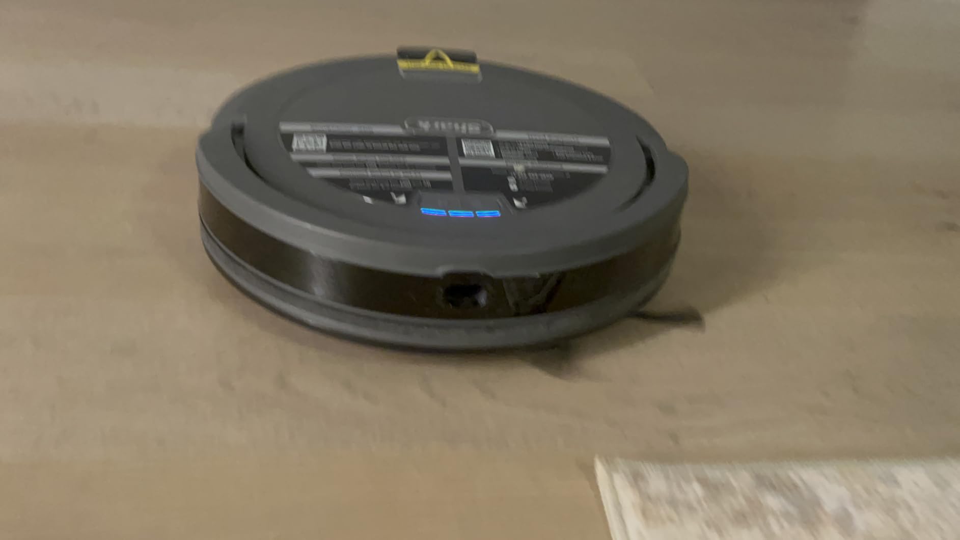 Shark Navigator Robot Vacuum with Bagless 30-Day Capacity Self-Empty Base, Powerful Suction, SmartPath Navigation, Self-Cleaning Brushroll, for Carpets & Hard Floors, White, AV2110S customer photo 2