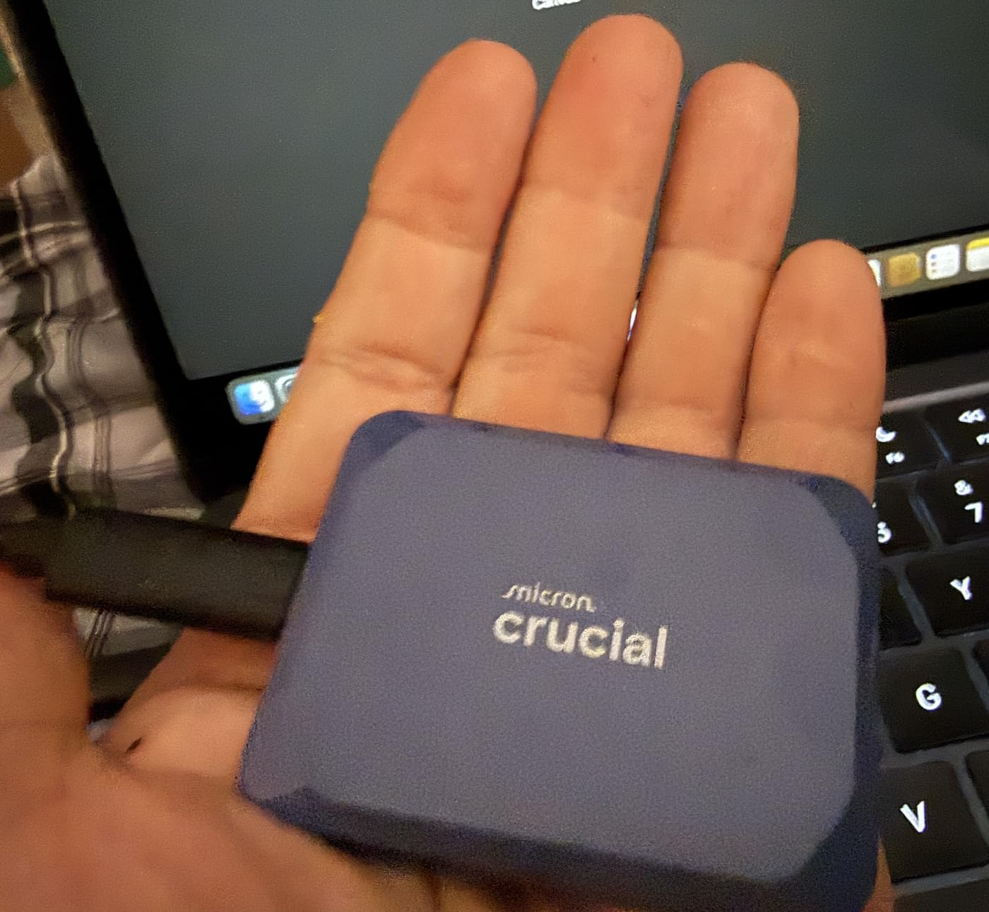 Crucial X10 4TB Portable SSD, Up to 2,100MB/s, USB 3.2 USB-C, External Solid State Drive, Compatible with Windows, Mac & Android, Blue - CT4000X10SSD9-02 customer photo 2