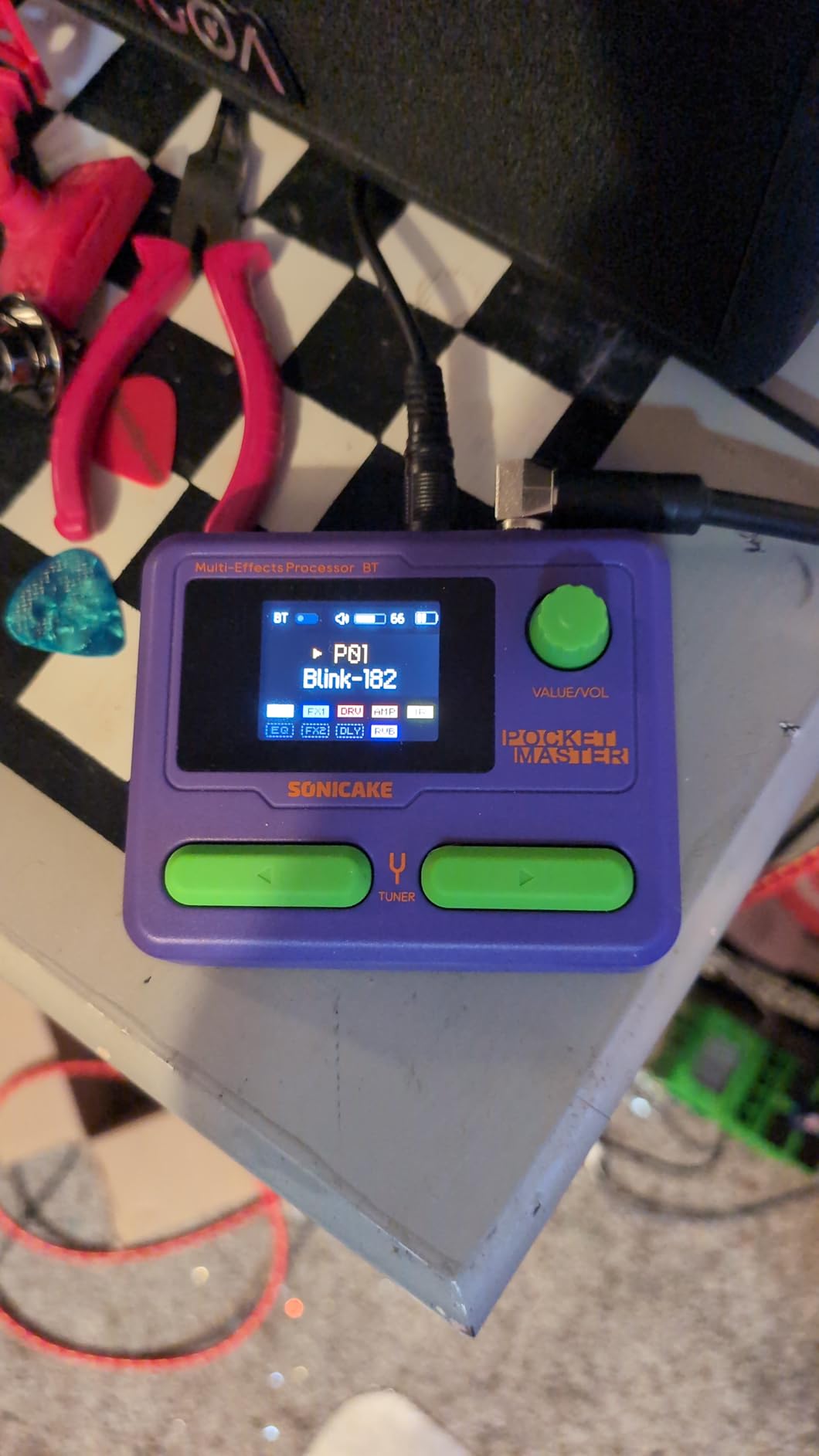 SONICAKE Pocket Master-Portable Multi Effects Pedal, 100+ Built-in Guitar/Bass/Acoustic Effects, Amp Modeling, IR Cabinets Simulation, Stereo OTG USB Audio Interface, Rechargeable customer photo 1