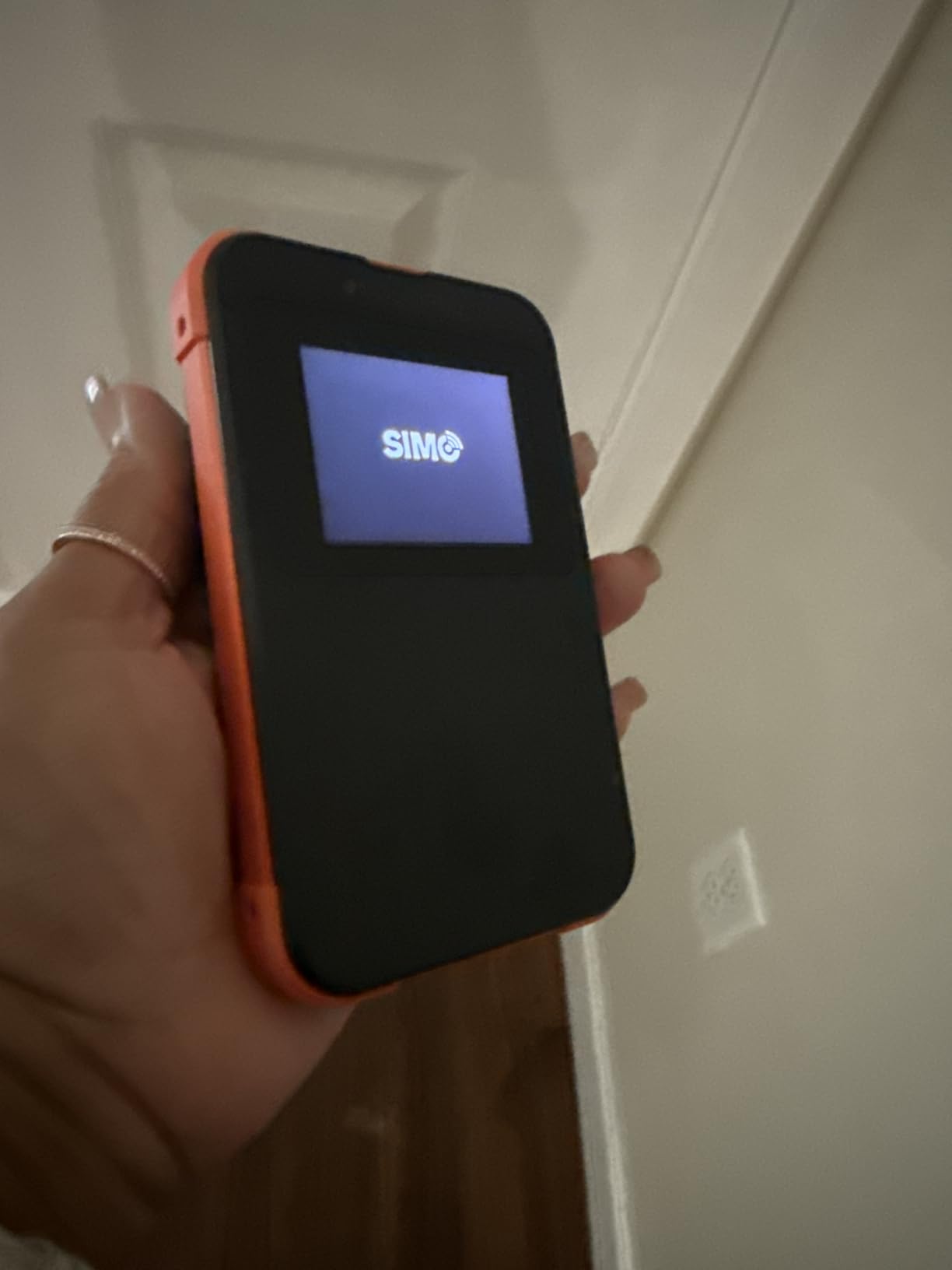 SIMO Solis Pro - Mobile 5G Hotspot and Power Bank, Bundle Includes Lifetime Data (12GB Per Year) and 10GB Global Data, Multi-Carrier, Wi-Fi 6E in 140+ Countries, No Contract customer photo 2