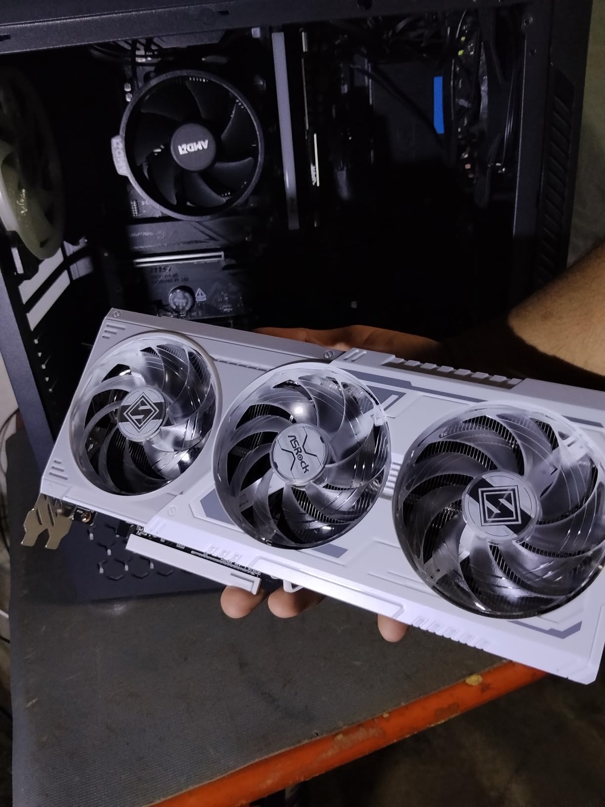 ASRock Radeon RX 9060 XT Steel Legend 8GB GDDR6 OC Graphics Card | 3320 MHz Boost | Triple Fan | 0dB Cooling | Metal Backplate | PCIe 5.0 | DisplayPort 2.1a, HDMI 2.1b customer photo 2
