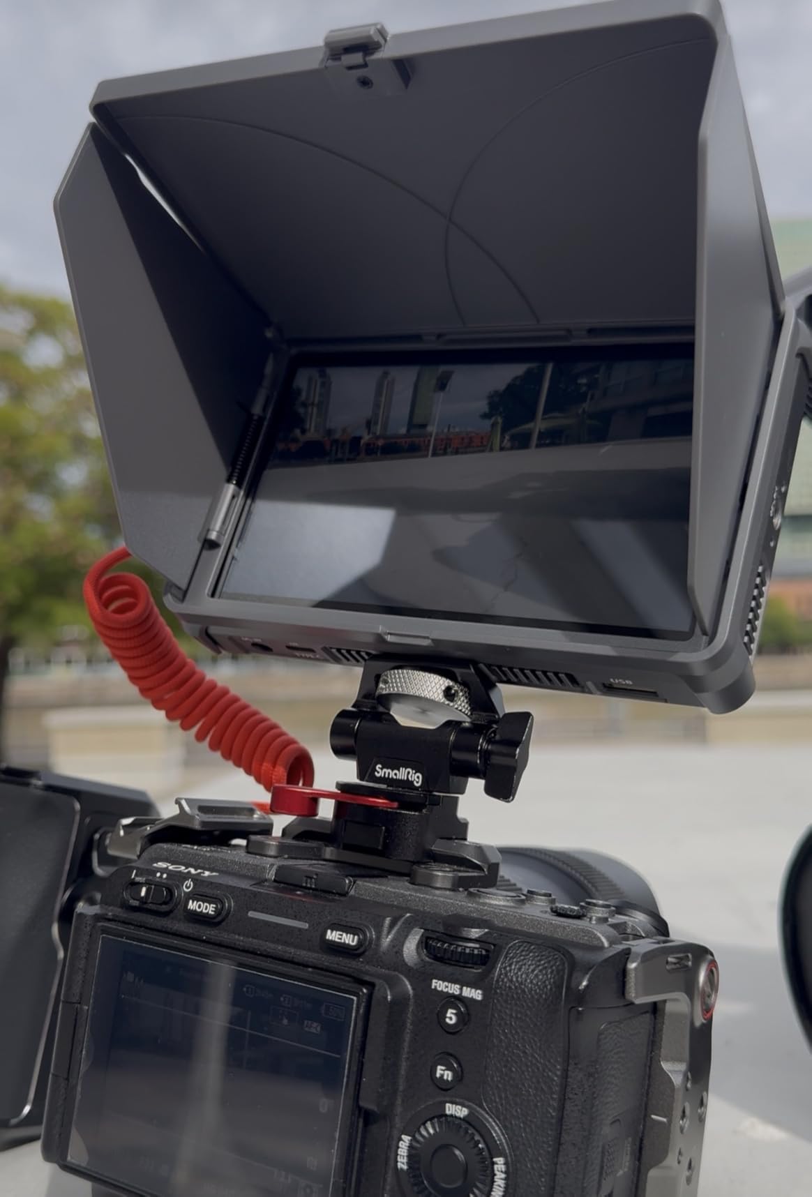 VILTROX DC-A1 Camera Monitor 7'' Touchscreen Camera Field Monitors, 2800nits 4K HDMI in/Out, DSLR External Monitor Kit Sunshade Hood, Waveform & Vectorscope, Peaking Focus Assist, 3DLUT customer photo 1