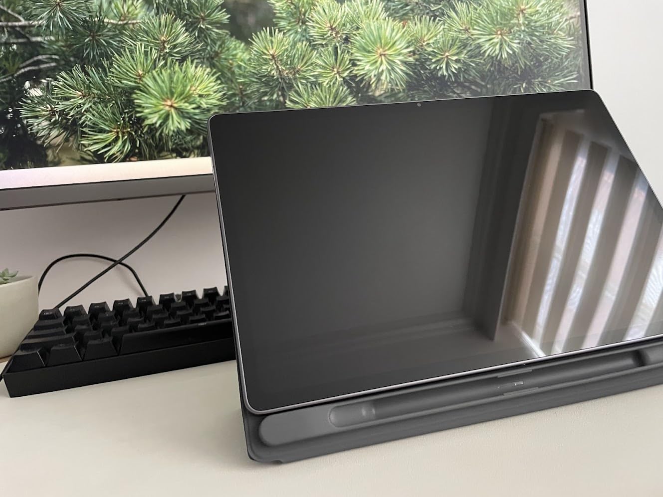 Lenovo Idea Tab Plus - Lightweight Tablet - 12.1 inch 2.5K IPS Touchscreen Display - 90Hz - MediaTek Dimensity 6400-8GB Memory - 128GB Storage - Integrated Arm Mali-G57 MC2 - Lenovo Tab Pen & Folio Case customer photo 1
