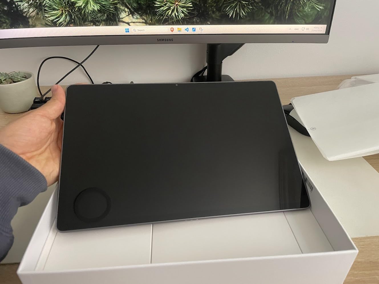 Lenovo Idea Tab Plus - Lightweight Tablet - 12.1 inch 2.5K IPS Touchscreen Display - 90Hz - MediaTek Dimensity 6400-8GB Memory - 128GB Storage - Integrated Arm Mali-G57 MC2 - Lenovo Tab Pen & Folio Case customer photo 2