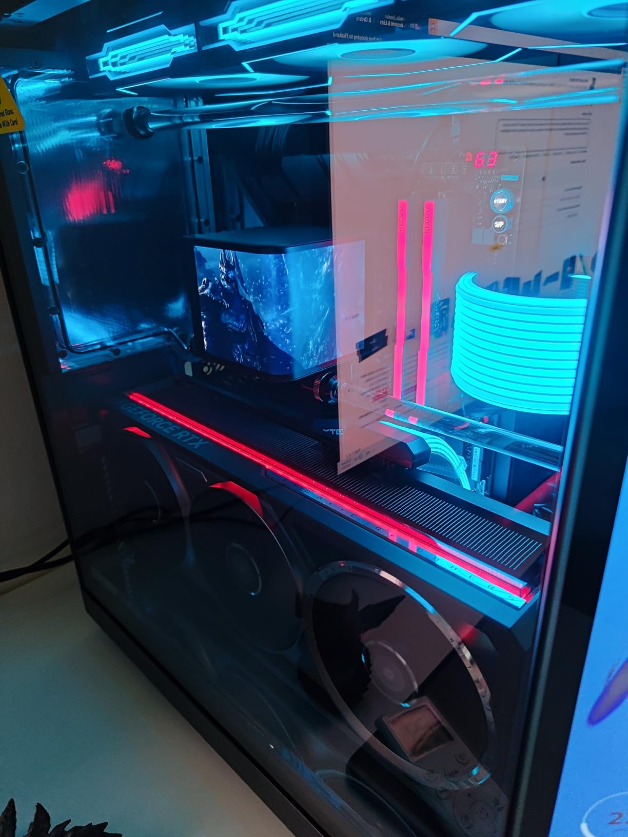 ASUS ROG Astral GeForce RTX 5090 White OC Edition Graphics Card, NVIDIA (PCIe 5.0, 32GB GDDR7, HDMI/DP 2.1, 3.8-Slot, 4-Fan Design, Axial Fans, Patented Vapor Chamber, Phase-Change GPU Thermal Pad) customer photo 1