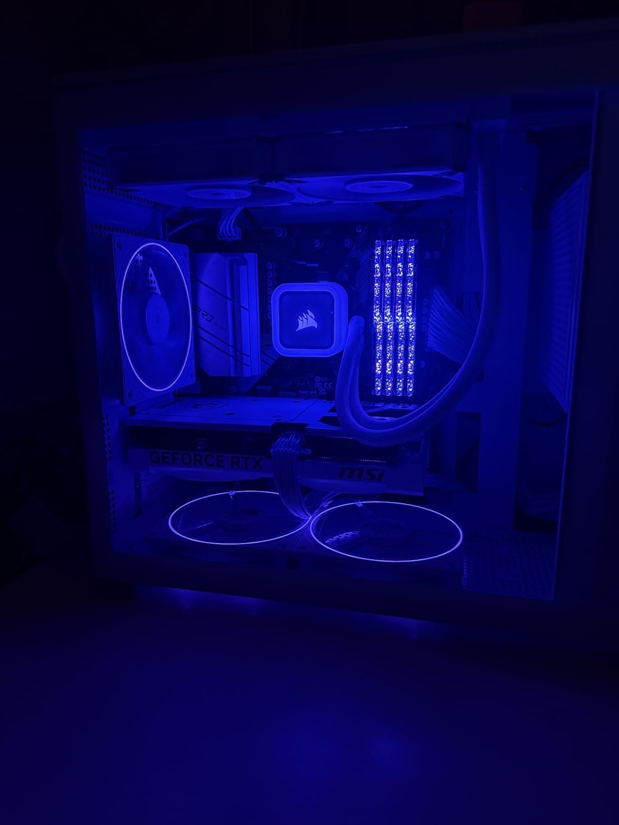 CORSAIR RM850e ATX 3.1 PCIe 5.1 Ready Fully Modular 850W Power Supply - 12V-2x6 Cable Included, Cybenetics Gold Efficiency, 105°C-Rated Capacitors, Modern Standby Mode - Black customer photo 1