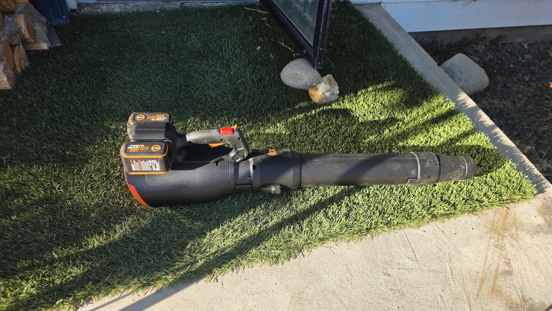 WORX Cordless Leaf Blower, Electric Blower with 780 CFM & 190 MPH, Brushless Lawn Blower with Gas-Like Power & 57 dB, 2 x 4.0 Ah Batteries & Charger Included, WG582 customer photo 2