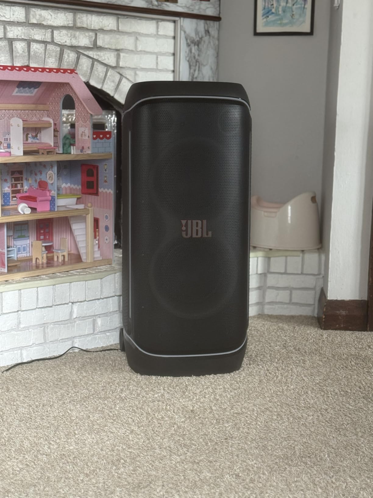 JBL PartyBox 720 - Loudest Battery-Powered Party Speaker with Superior Pro Sound and a Futuristic lightshow, Up to 15 Hours Playtime & IPX4 Splash Proof (Black) customer photo 1