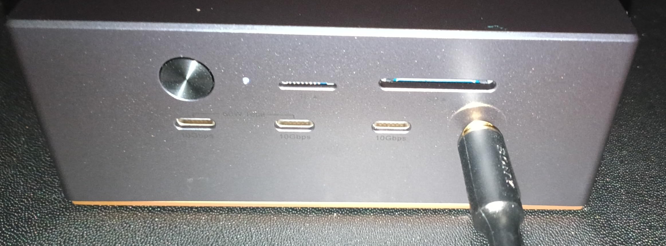 UGREEN Maxidok Thunderbolt 5 Dock Revodok 17 in 1, 120Gbps, M.2 SSD Slot, 3×TBT5, Single 8K/Dual 6K60Hz Display, 240W Total Charging, 2.5G, SD 4.0, 3.5mm Audio Docking Station for MacBooks & Windows Laptops customer photo 1