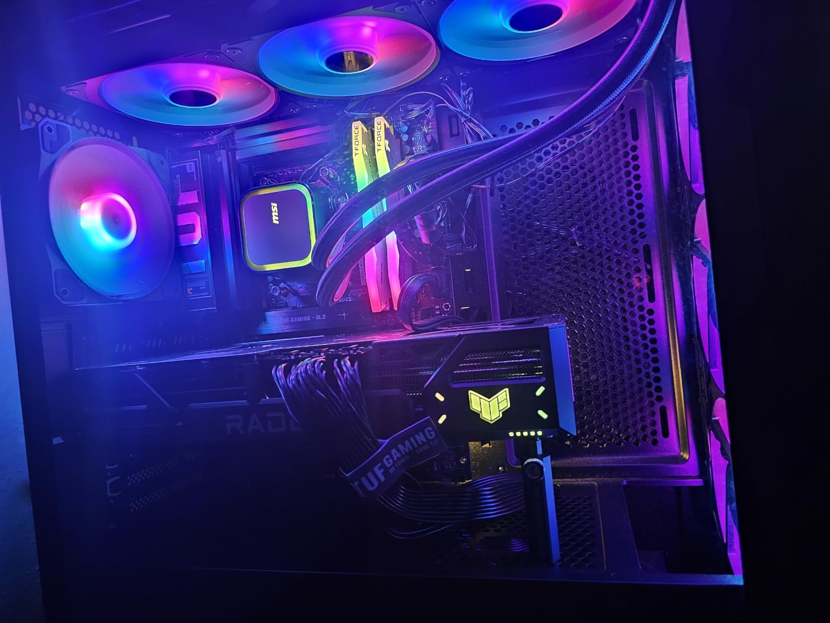ASUS Prime Radeon RX 9070 XT White OC Edition Graphics Card, AMD (PCIe 5.0, HDMI/DP 2.1, 2.5-Slot Design, Axial-tech Fans, Ball Bearings, Dual BIOS, GPU Guard) customer photo 2
