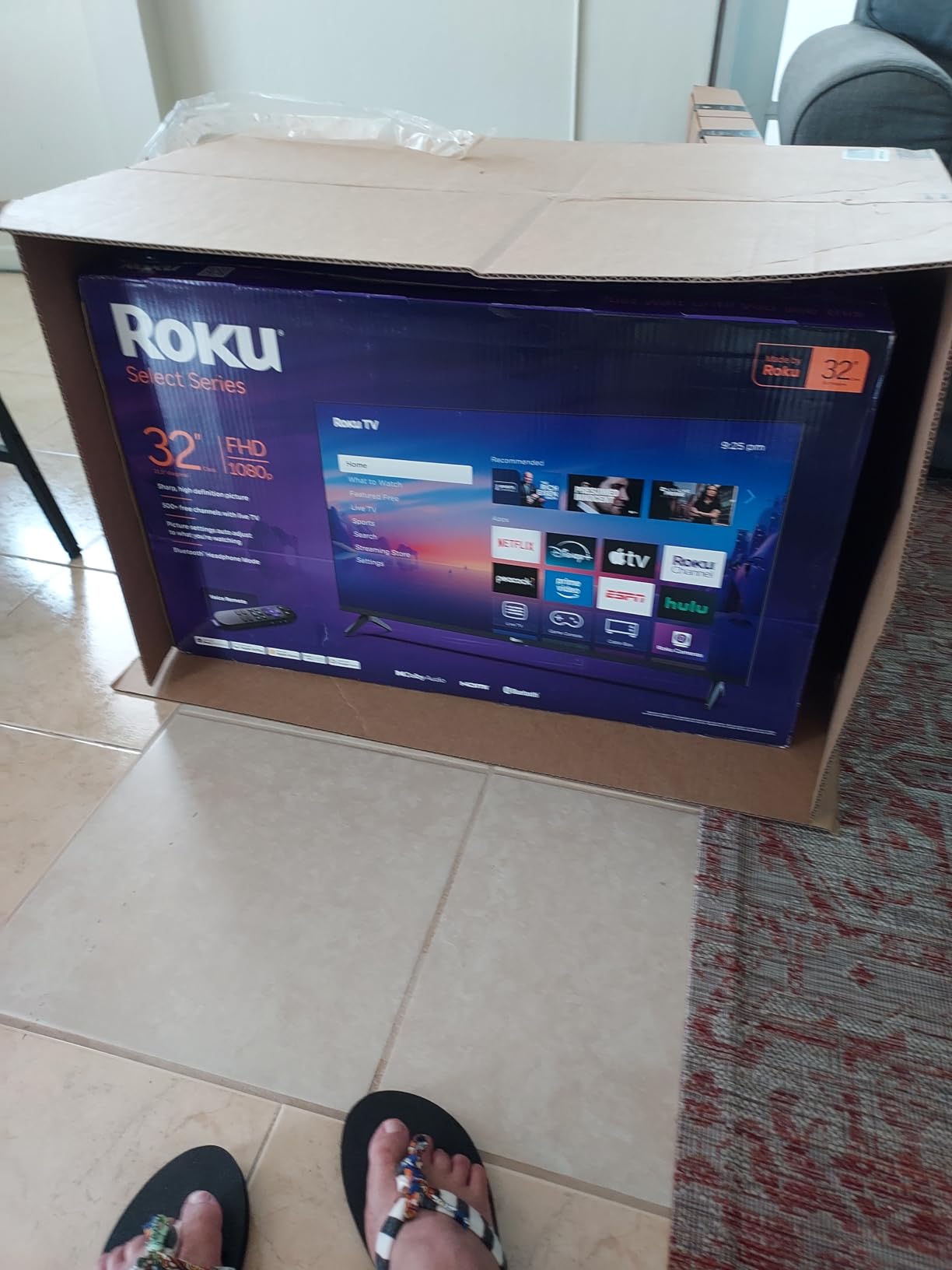 Roku Smart TV 2026 - 32-Inch Select Series, 720p HD TV - Roku TV with Voice Remote - Flat Screen LED Television with Wi-Fi for Streaming Live Local News, Sports, & Movies - Bluetooth Headphone Mode customer photo 2