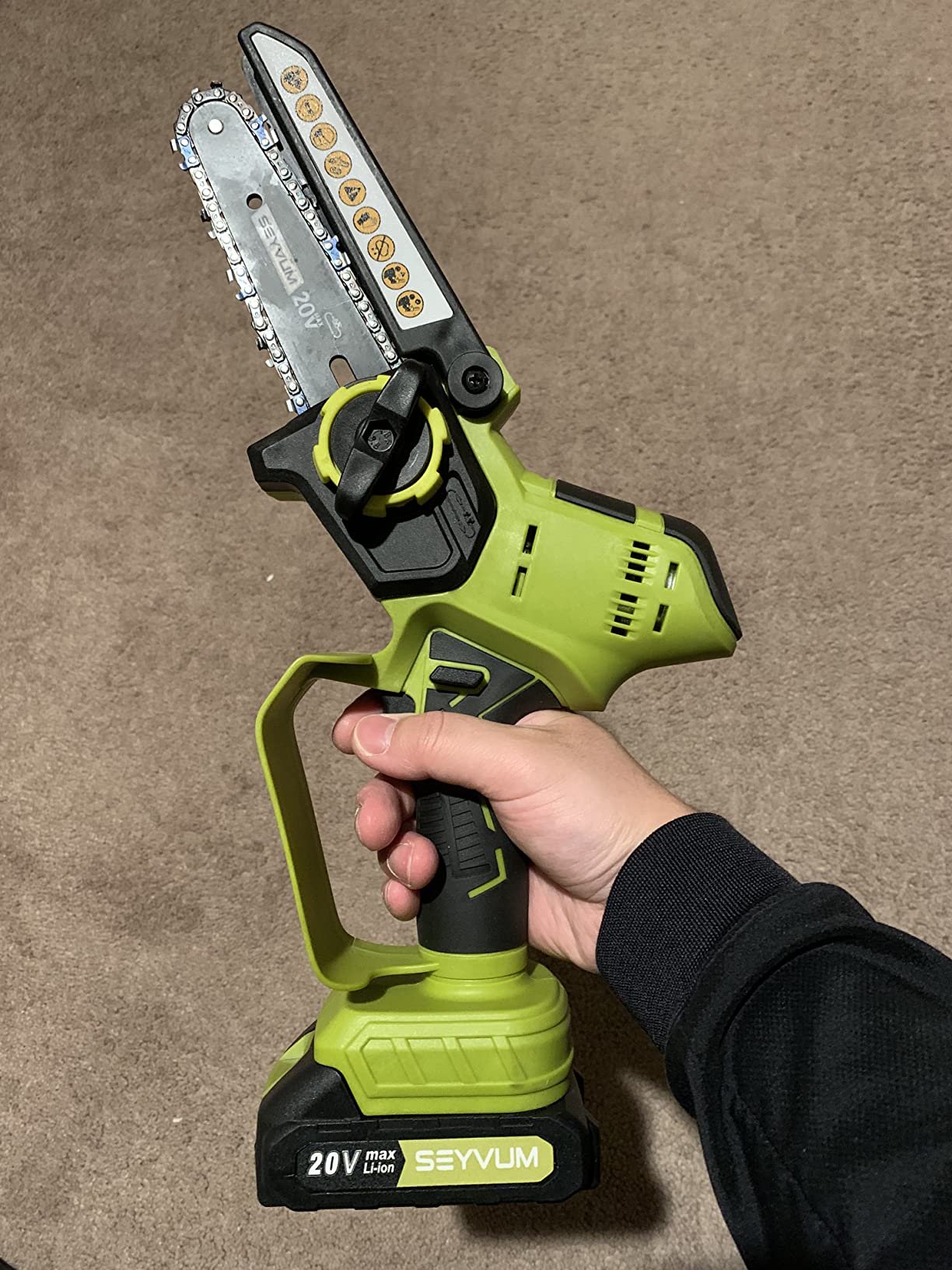 SEYVUM Cordless 40V 16 Inch Chainsaw with 2 x 4.0Ah Batteries, Electric Chain Saw with Tool-free Chain Tension, Auto Oiling, Heavy-Duty for Tree Felling, Firewood Cutting, Pruning customer photo 2