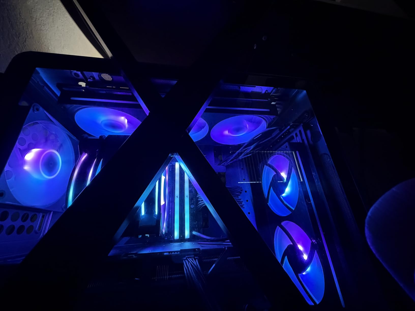 Cooler Master QUBE 540 ATX Mid-Tower PC Case - Highly Customizable Modular Computer Chassis with Movable I/O Panel, Multi-Position PSU Mount, Tempered Glass Panel & Portable Handles - Stardust Iron customer photo 1