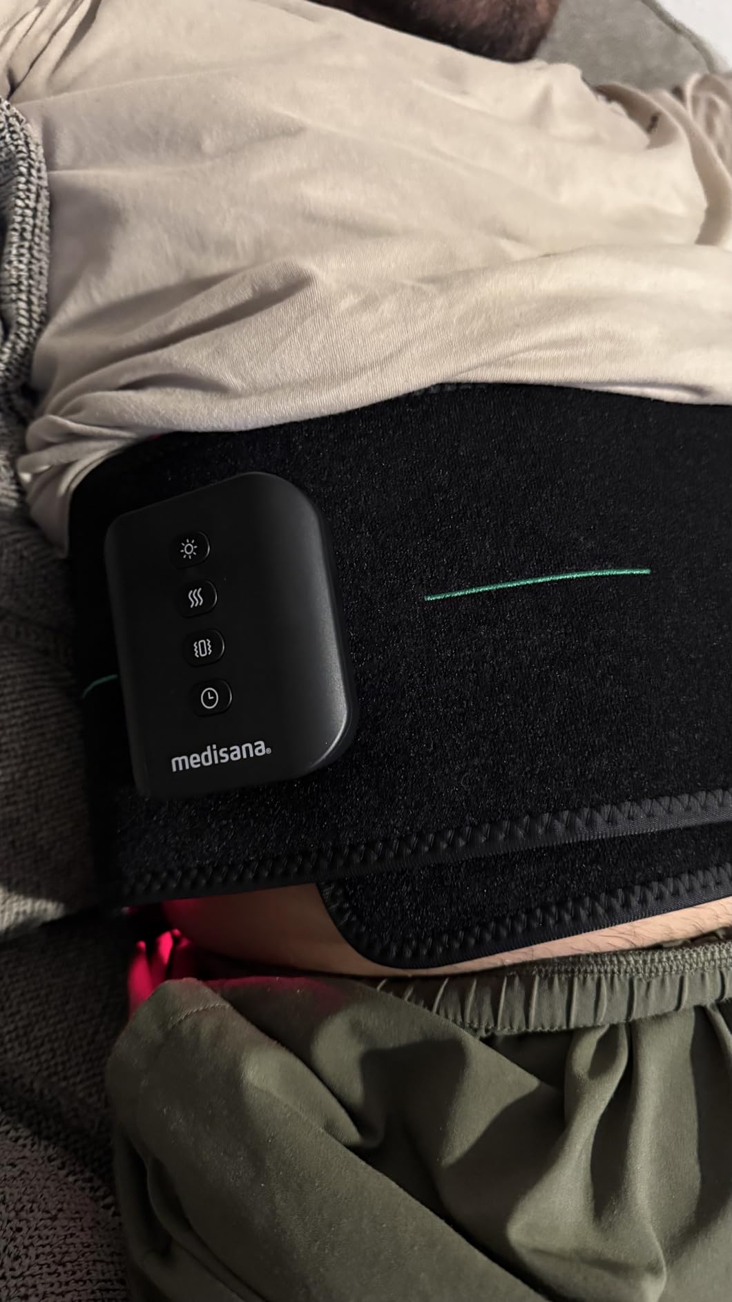 Medisana 3-in-1 Red Light Therapy Belt, Cordless & Portable Infrared Red Light Therapy for Body with Red Light/Pulse/Heat/Vibration - 660nm/850nm for Back Pain Relief customer photo 1