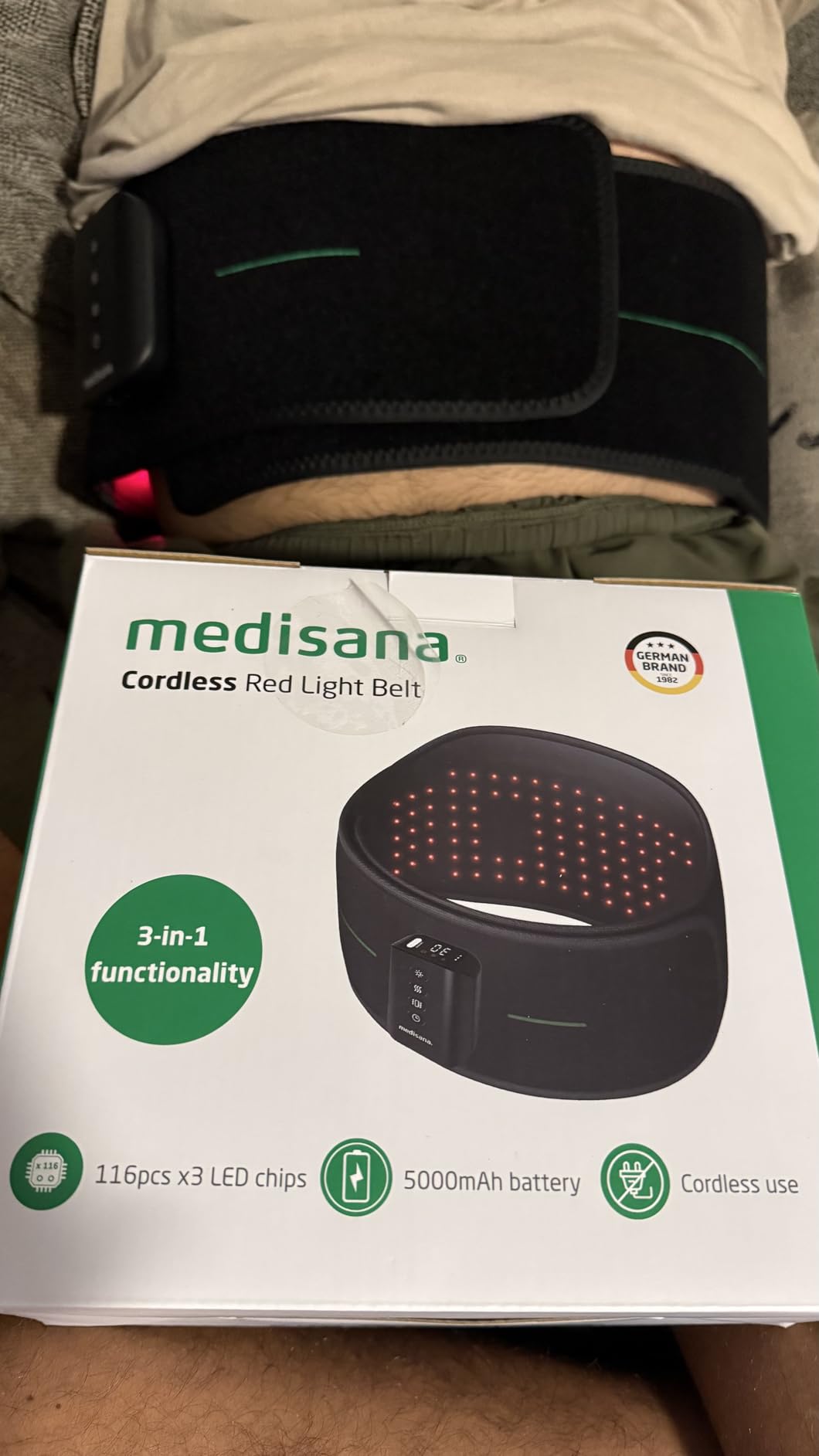 Medisana 3-in-1 Red Light Therapy Belt, Cordless & Portable Infrared Red Light Therapy for Body with Red Light/Pulse/Heat/Vibration - 660nm/850nm for Back Pain Relief customer photo 2