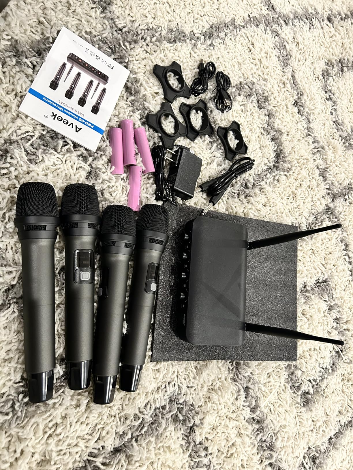 Aveek Wireless Microphone System with 4-Pack Dynamic Handheld Mics, 262ft Long Range, 40-Hour Battery, Low Latency Studio Sound for Karaoke, Singing, Speech, Church, Stage, Wedding, DJ & Events customer photo 2