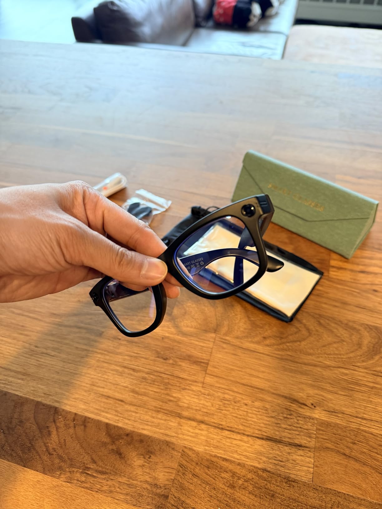AI Smart Glasses with Camera and Bluetooth, 8MP 4K Camera Glasses with Translation & Voice Control, Video, Audio Recording, IP67 Waterproof Smart Glasses for Business & Outdoor (Photochromic) customer photo 1