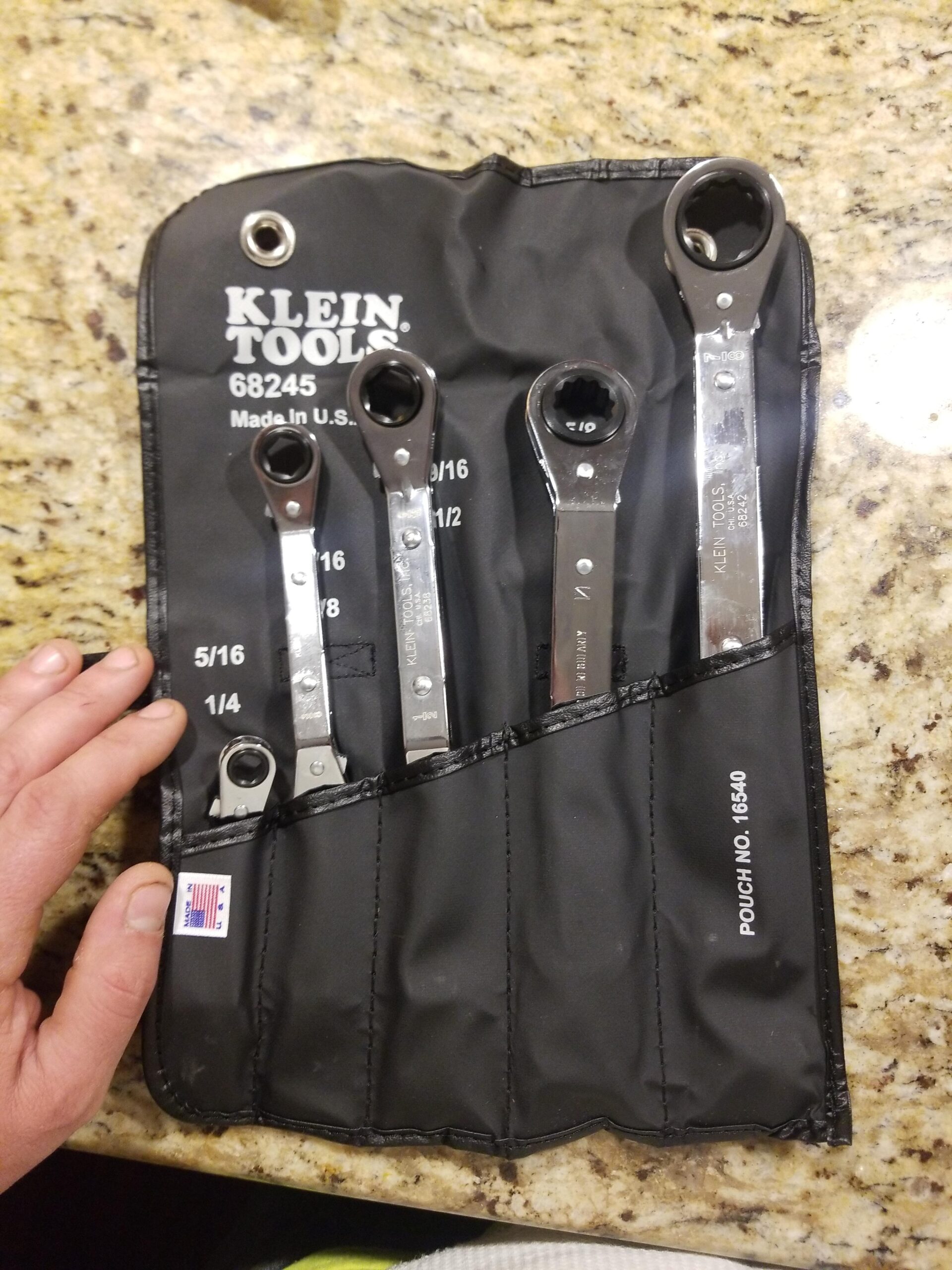 Klein Tools 68245 Reversible Ratcheting Box Wrench Set, Made in USA, 5-Piece, Black customer photo 1