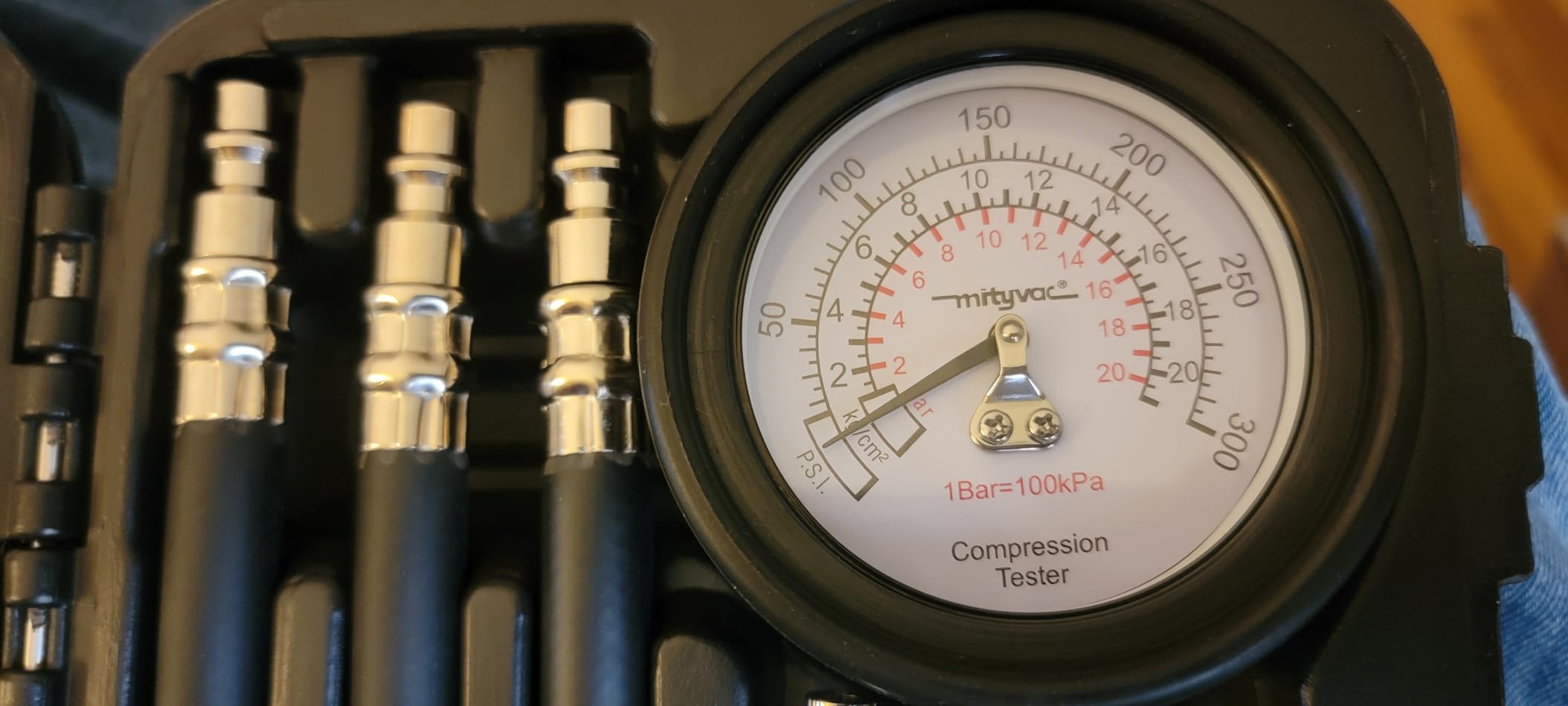 Mityvac MV5530 Engine Compression Test Kit, Manual Pressure Release, 2-3/4 in. Bourdon Tube Gauge, Quick-Disconnect Coupler, Includes Threaded Adapters for Motorcycles, Marine and Small Engines customer photo 1