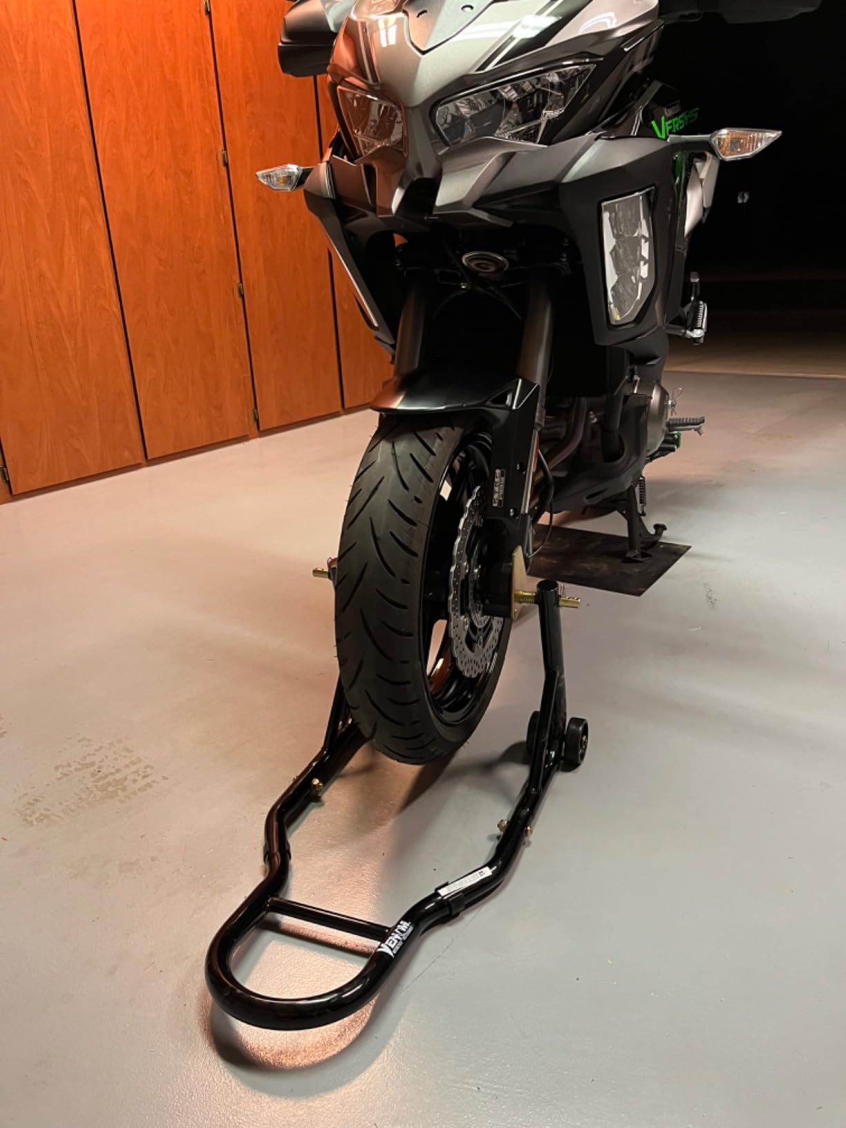 SportBike Motorcycle Stand Lift, Front Fork Wheel Lift Stand, 850lbs Capacity Universal Paddock Lift Jack Stand, Fork Adapter, Compatible With Most Yamaha Honda Kawasaki Suzuki BMW Motorcycles customer photo 2