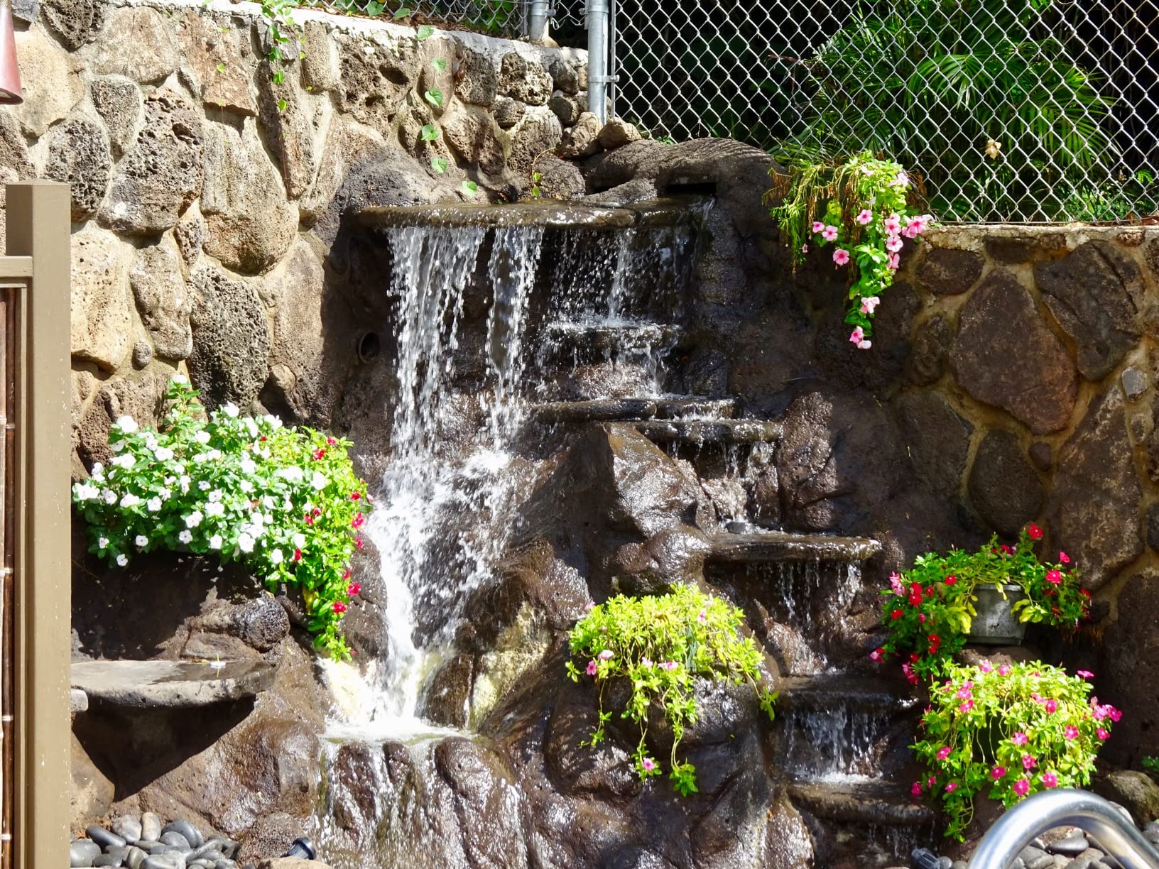 Aquascape AquaSurge PRO 4000-8000 GPH Water Pump Asynchronous, Smart Control App Ready, 45010 customer photo 2