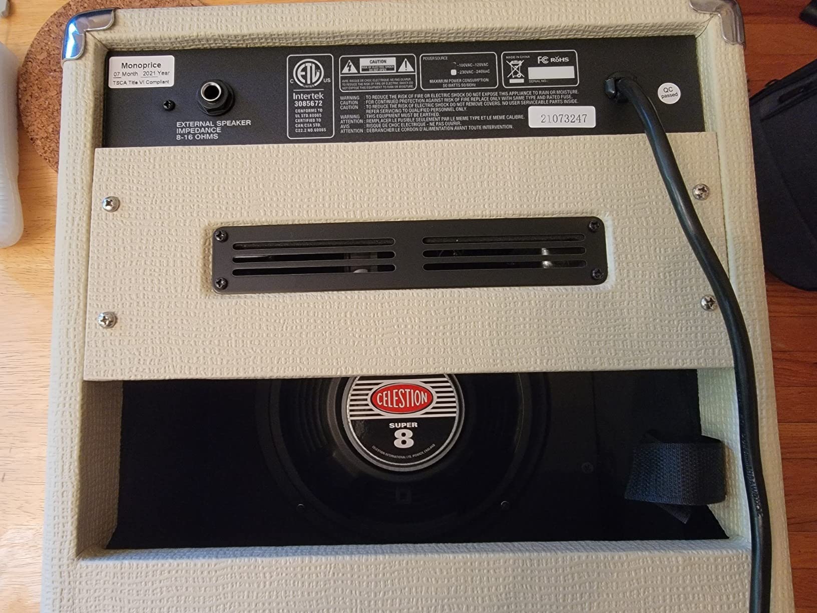 Monoprice 1x8 Guitar Combo Tube Amplifier with Celestion Super 8 Inch Speaker - 5-Watt, 12AX7 Preamp - Stage Right Series customer photo 2