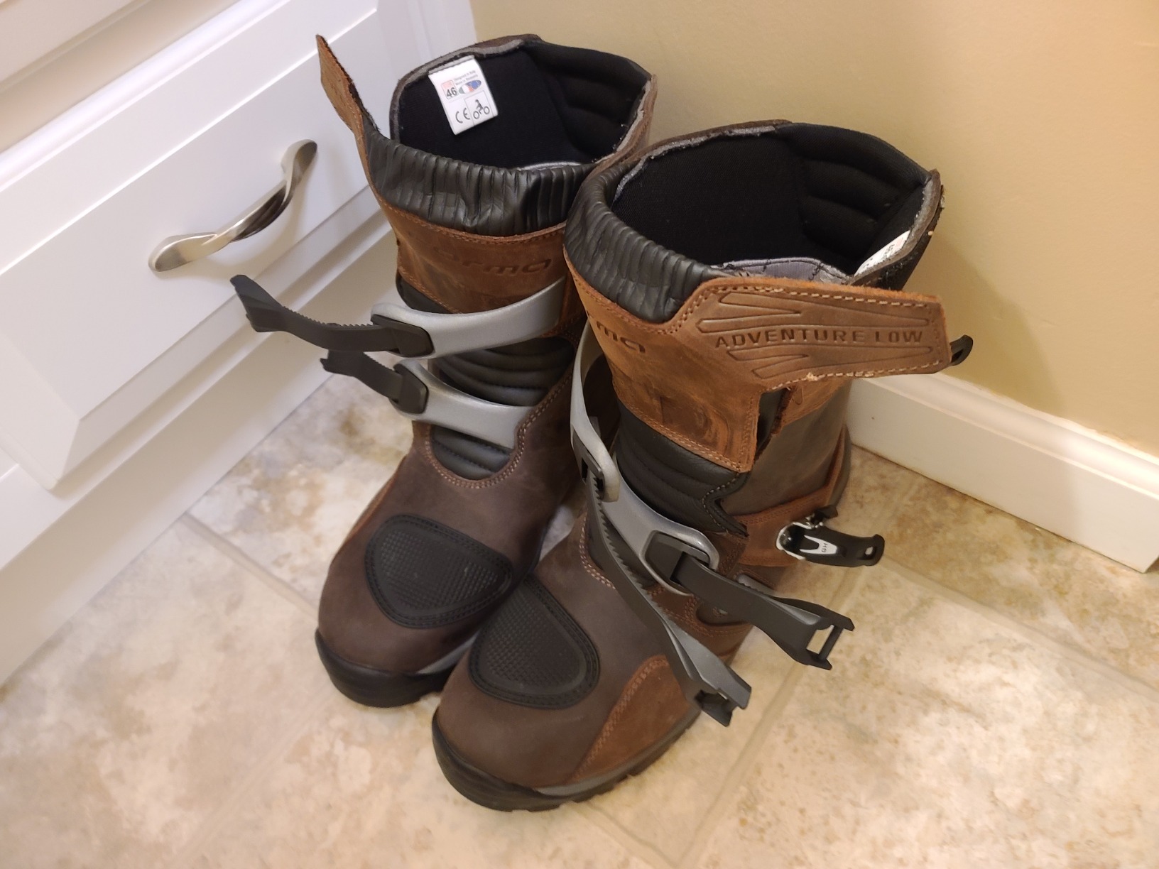 Forma Unisex-Adult Adventure Low Boots customer photo 1