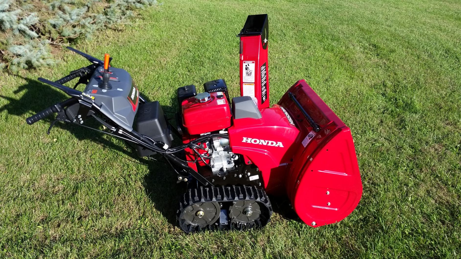 Honda HSS928 28-Inch Two Stage Snow Blower with Electric Start and Track Drive (HSS928AATD) customer photo 1