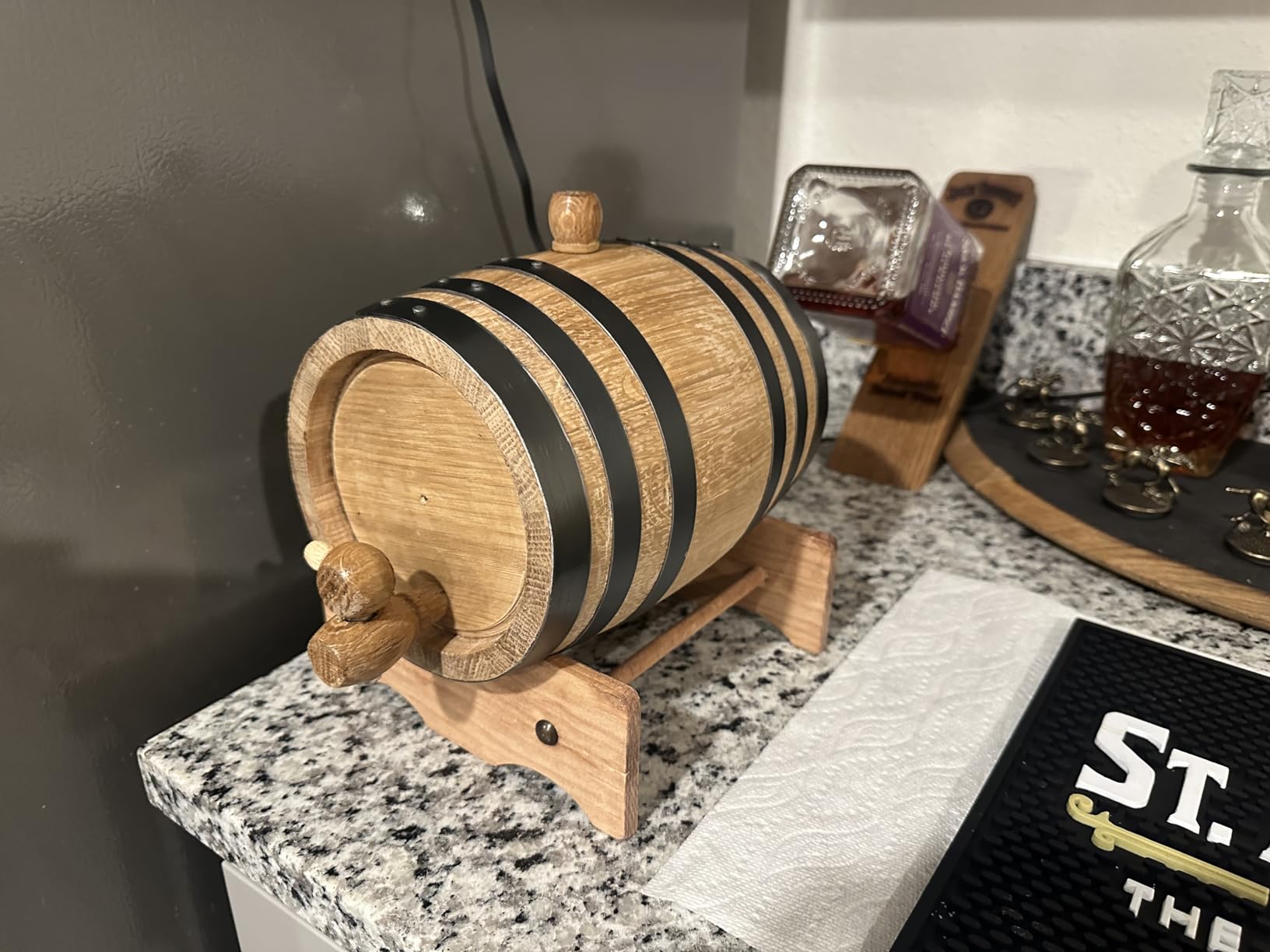 Red Head Barrels - 2 L Premium Distillery-Grade Oak Barrels for Aging Whiskey, Rum, and More, Ideal for Whiskey Barrel or Wine Barrel, American Charred Oak Barrel with 12-Page Cocktail Recipe Booklet customer photo 1