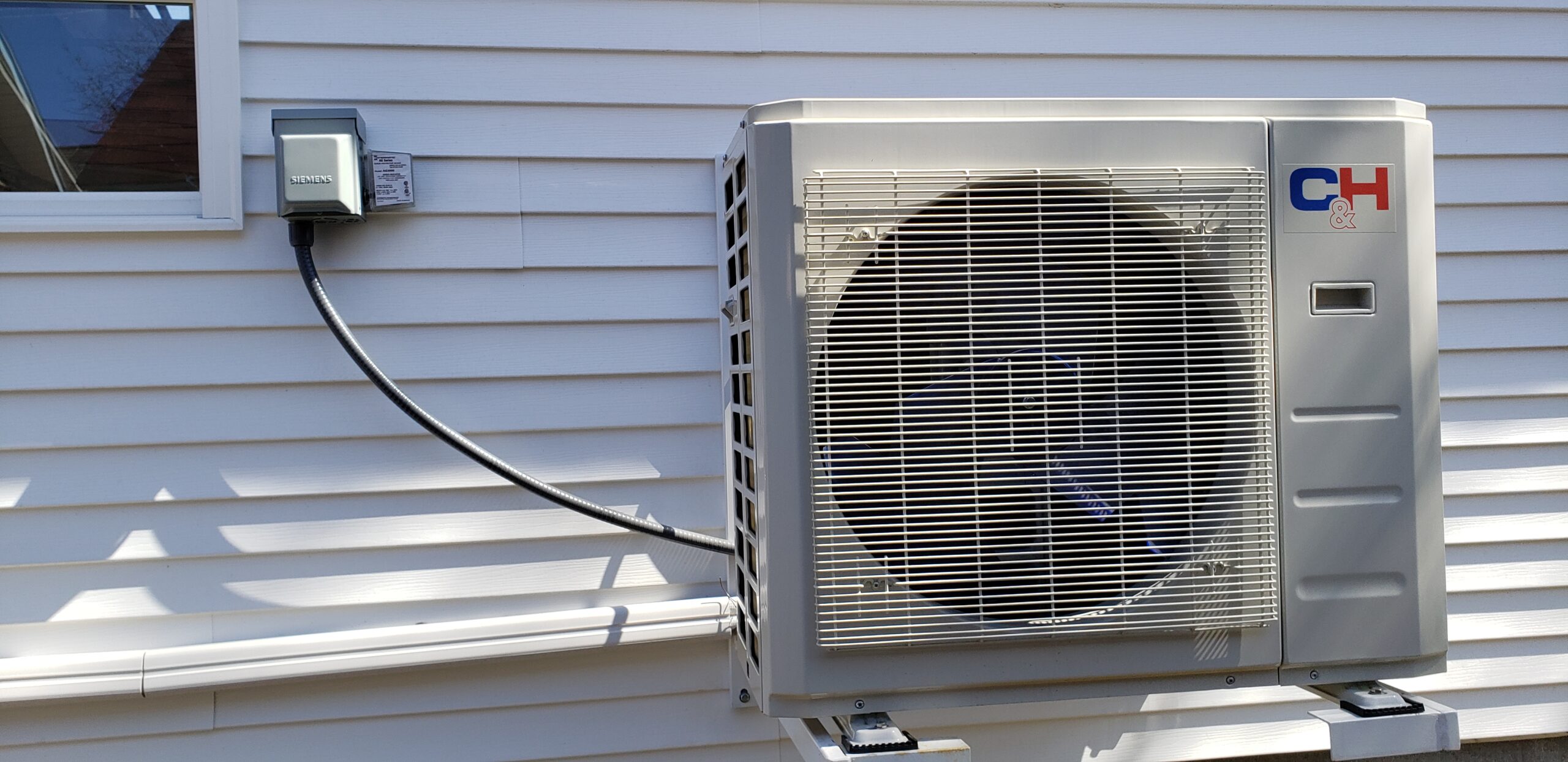 Cooper & Hunter 36,000 BTU 230V Mini Split AC/Heating System, Ductless Wall Mount - 19.5 SEER2 Inverter - 16FT Installation Kit & Smart Control Included - Pre-Charged customer photo 2