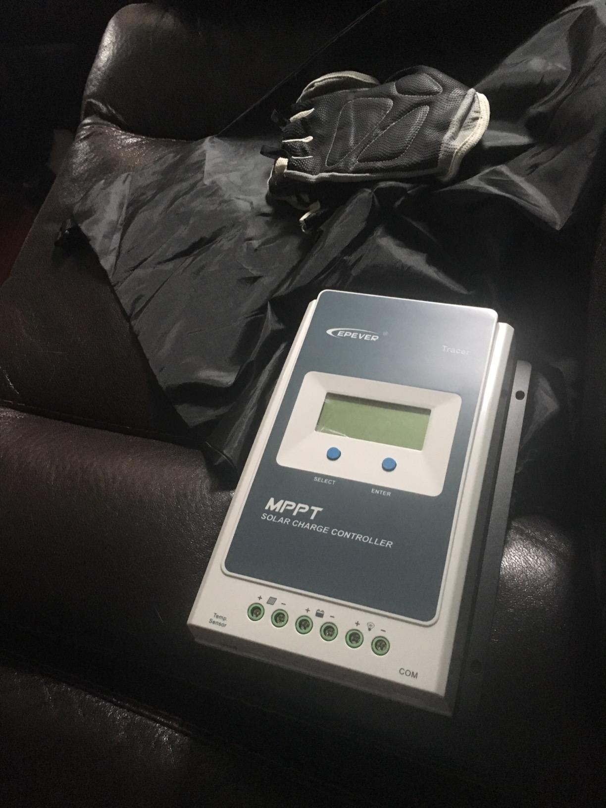 EPEVER MPPT Solar Charge Controller 30A 12V/24V Auto Max PV 100V Solar Panel Generator Tracer3210AN G3 Common Negative Regulator LCD Display for Gel AGM Flooded Sealed LiFePO4 Lithium Battery customer photo 2