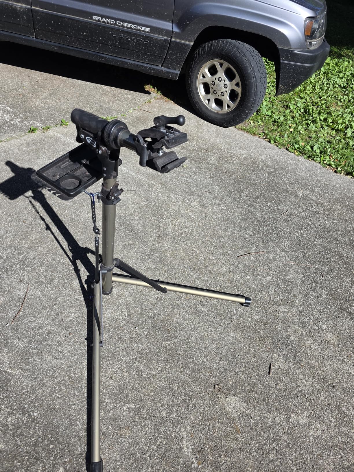 CXWXC Bike Workstand with Adjustable, Bicycle Repair Stand for Maintenance Folding and Lightweight (Champagne-3) customer photo 1