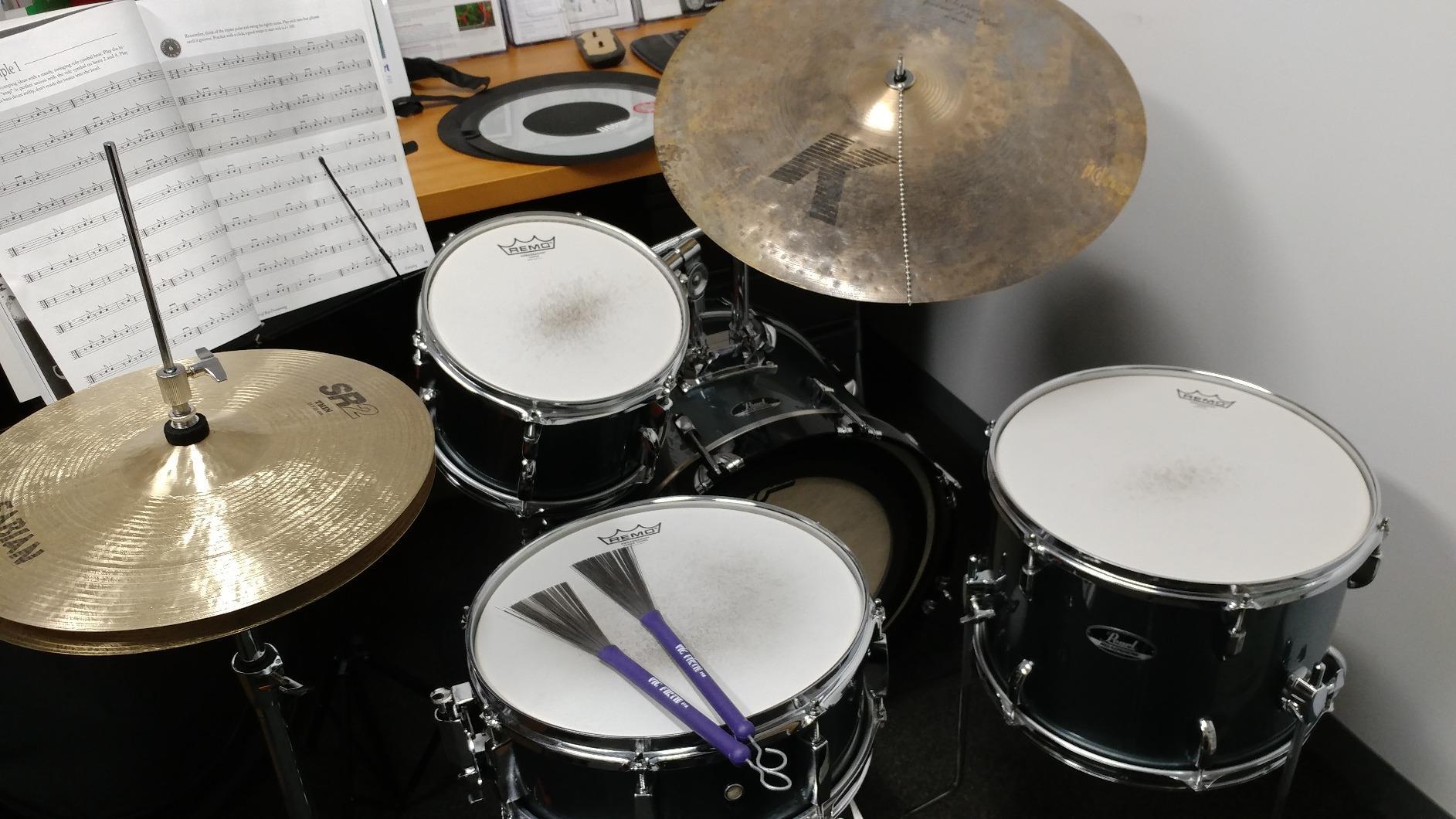 Pearl Roadshow Drum Set 4-Piece Complete Kit with Cymbals and Stands, Aqua Blue Glitter customer photo 2