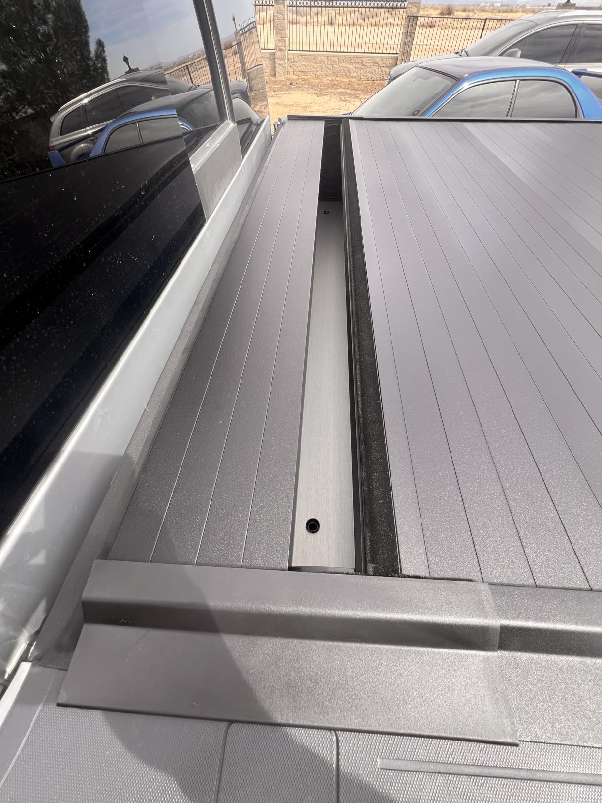 Gator Recoil Retractable Truck Bed Tonneau Cover | G30481 | Fits 2019-2025 Chevy/GMC Silverado/Sierra 1500, works w/ MultiPro/Flex tailgate (Will not fit Carbon Pro Bed) 5' 10