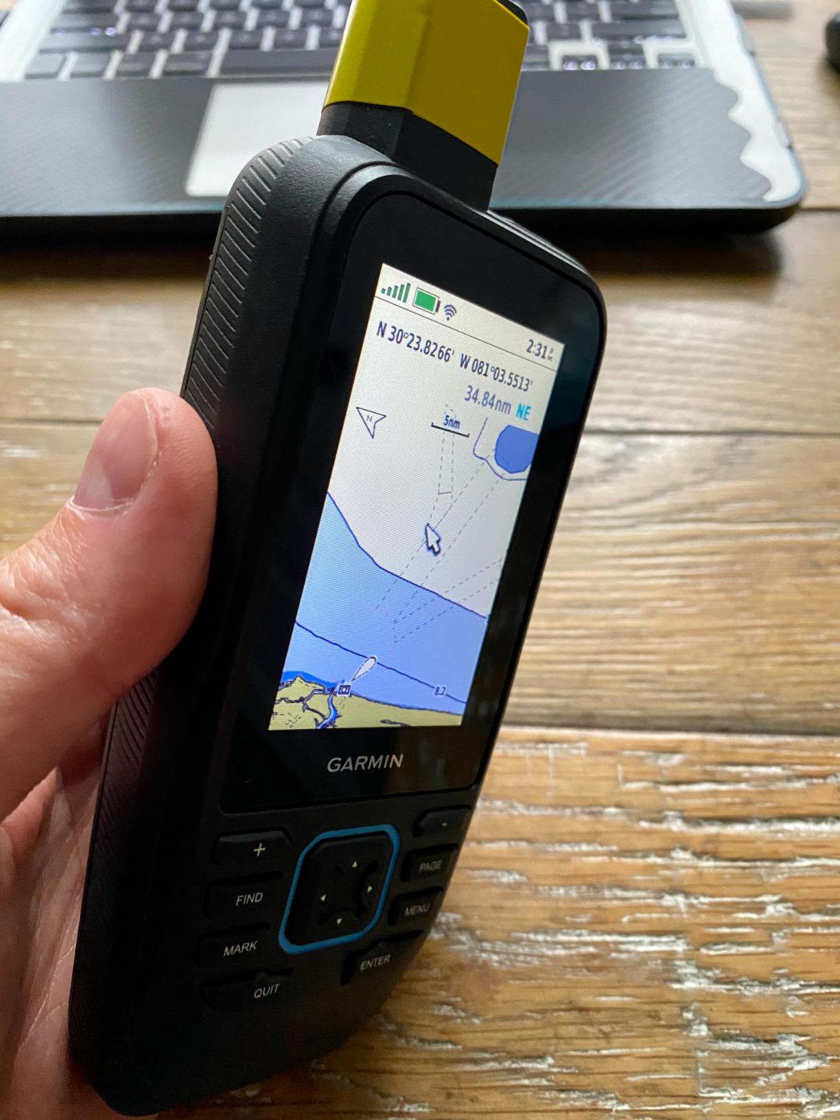 Garmin GPSMAP 86Sci, Floating Handheld GPS with Button Operation, Preloaded BlueChart G3 Coastal Charts And Inreach Satellite Communication capabilities customer photo 1