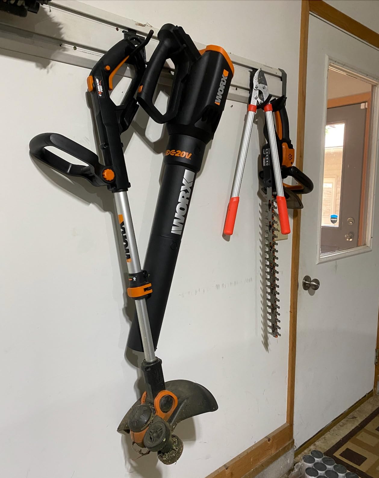 WORX 20V 12'' Cordless String Trimmer, 360 CFM Leaf Blower & 22'' Hedge Trimmer Combo, 2 Batteries & Charger Included, WG931 customer photo 1