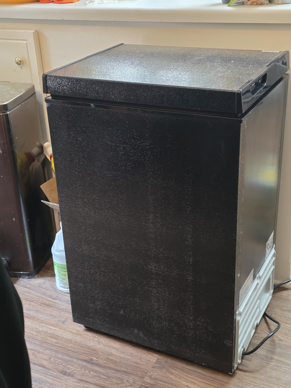 Kismile 7.0 Cubic Feet Chest Freezer with 3 Removable Basket, Free Standing Top Open Door Compact Deep Freezer with Adjustable Temperature, Black customer photo 1