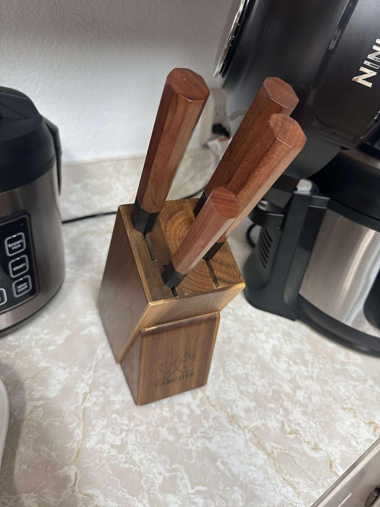 FAMCuTE Japanese Knife Block Set, Hand Forged 5-Layer 9CR18MOV Clad Steel Ultra Sharp Kitchen Knives with Wooden Storage & Rosewood Handle customer photo 1