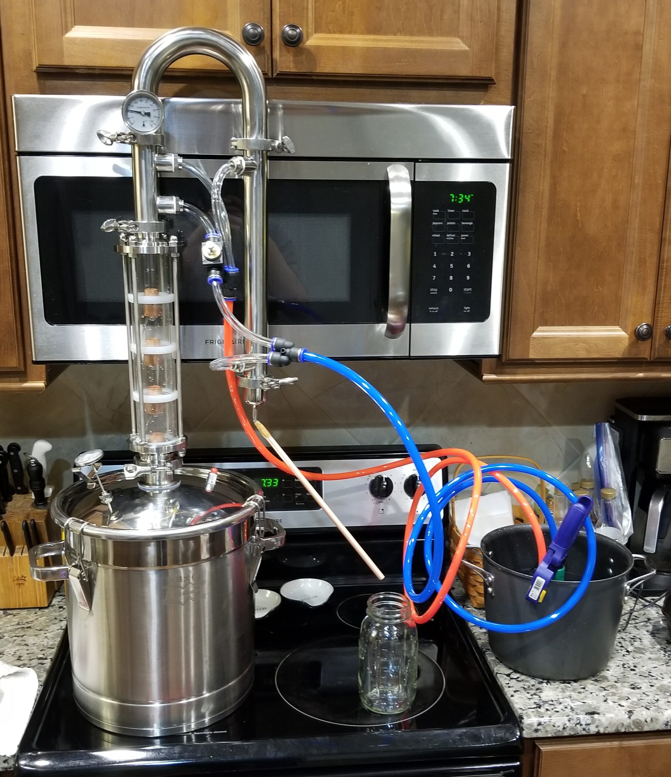 YUEWO 5.8Gal/22Litres 304 Stainless Steel Alcohol Distiller Flute Reflux Column Still with Sight Glasses Home Brewing Wine Making Kit for DIY Whisky Brandy Gin Vodka Alcohol (Produce 92% ABV) customer photo 1