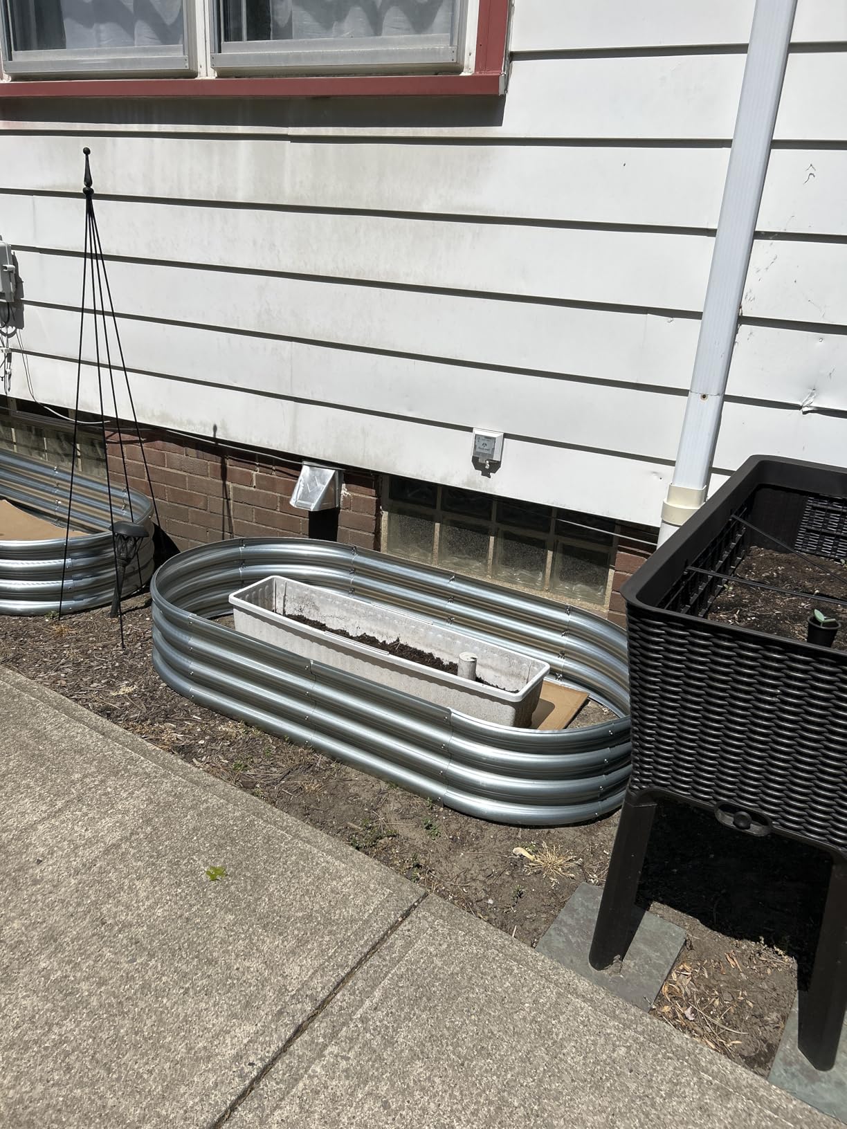 Rakukiri Raised Garden Bed GRS Certified Galvanized Planter Box Outdoor, 5ft Oval Rot-Resistant Metal Garden Bed Planter, Recycled Material Planter for Vegetables Flowers Herbs - Silver customer photo 1