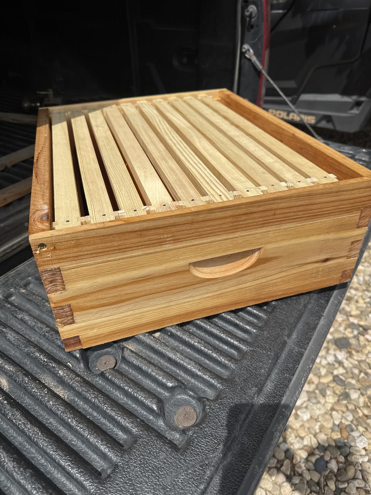 Honey Lake 10 Frame Medium Super Bee Hive Box, Langstroth Beehive Super Honey Bee Box Dipped in Beeswax Include Beehive Frames and Waxed Foundations for Beginners Beekeepers (Unassembled) customer photo 2