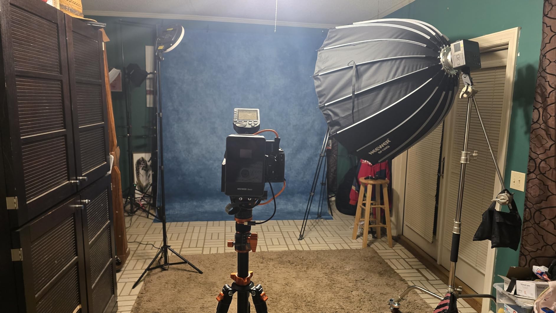 NEEWER 47.2inch/120cm Parabolic Softbox Quick Set up Quick Folding,with Diffusers/Honeycomb Grid/Bag, Compatible with Aputure 120d Light Dome Godox sl60w NEEWER RGB FS300 and Other Bowens Mount Lights customer photo 1